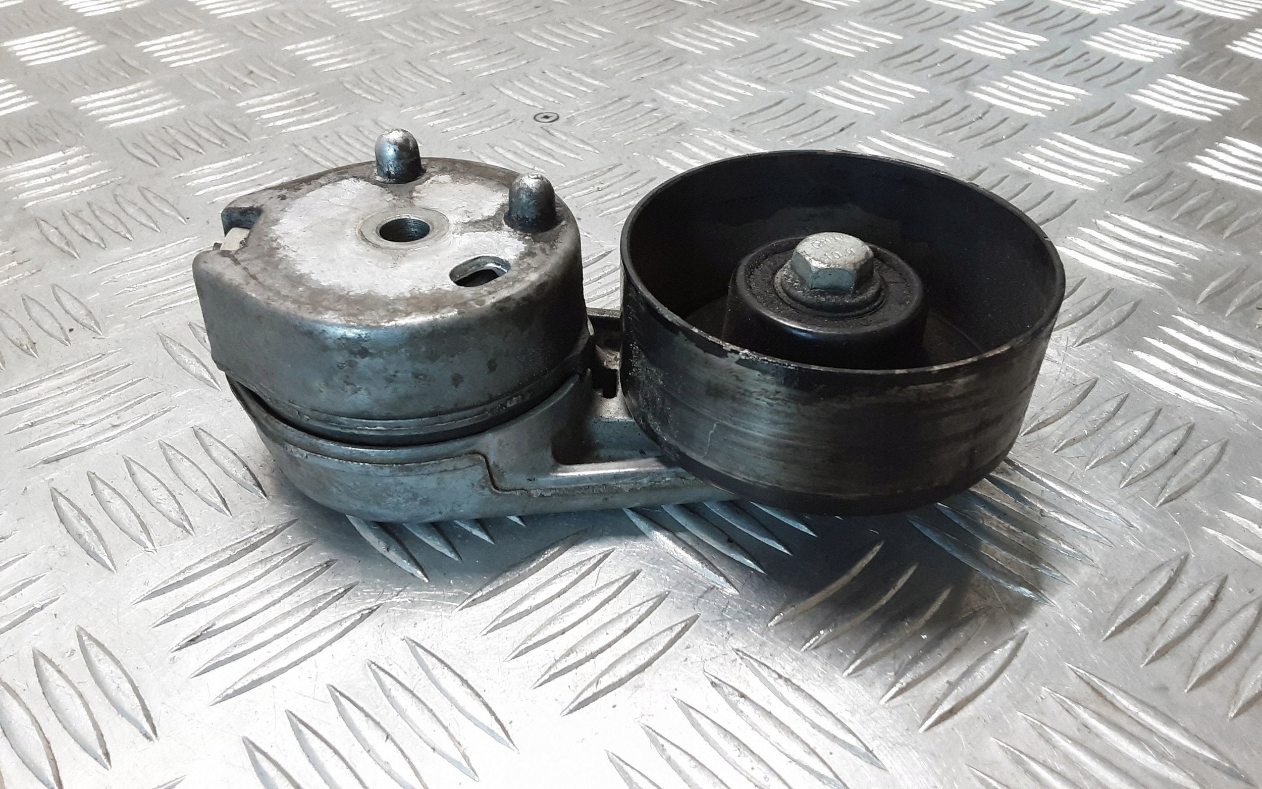 2007 Land Rover Discovery 3 LR3 Timing Belt Tensioner ERN64990