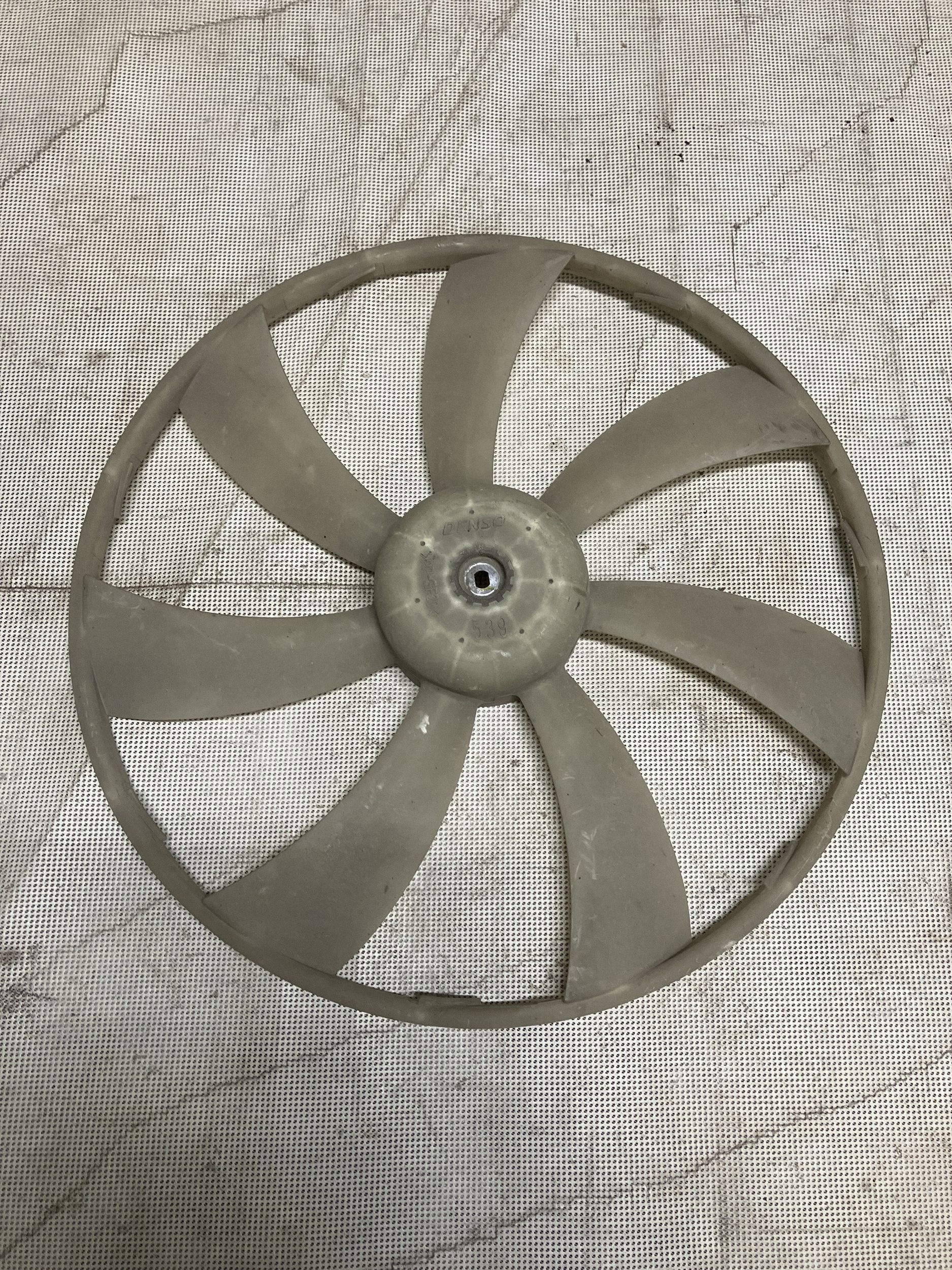 Lexus GS 300/350/430/450H Kühlerlüfter ERN65882