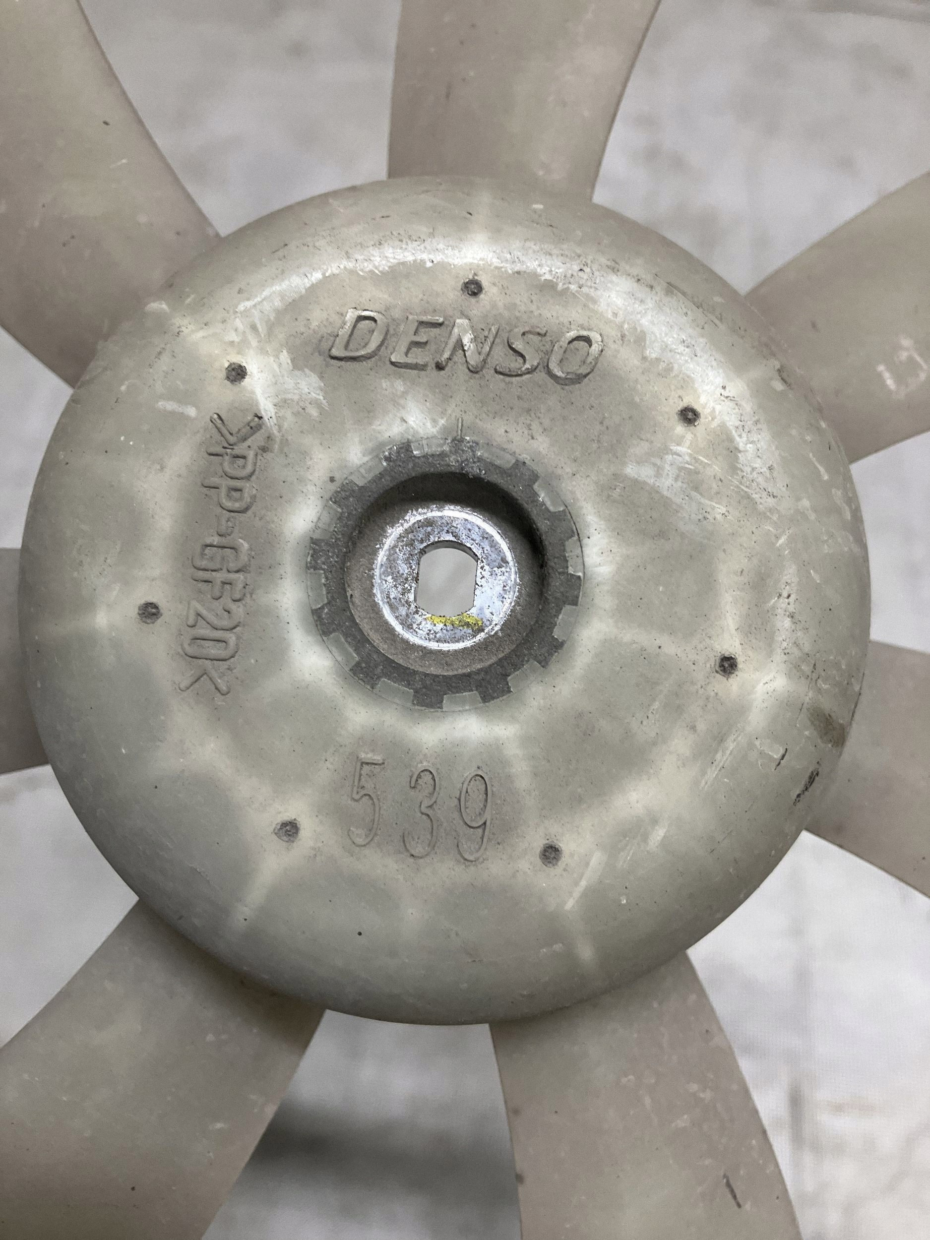 Lexus GS 300/350/430/450H Radiateurventilator ERN65882 image 4