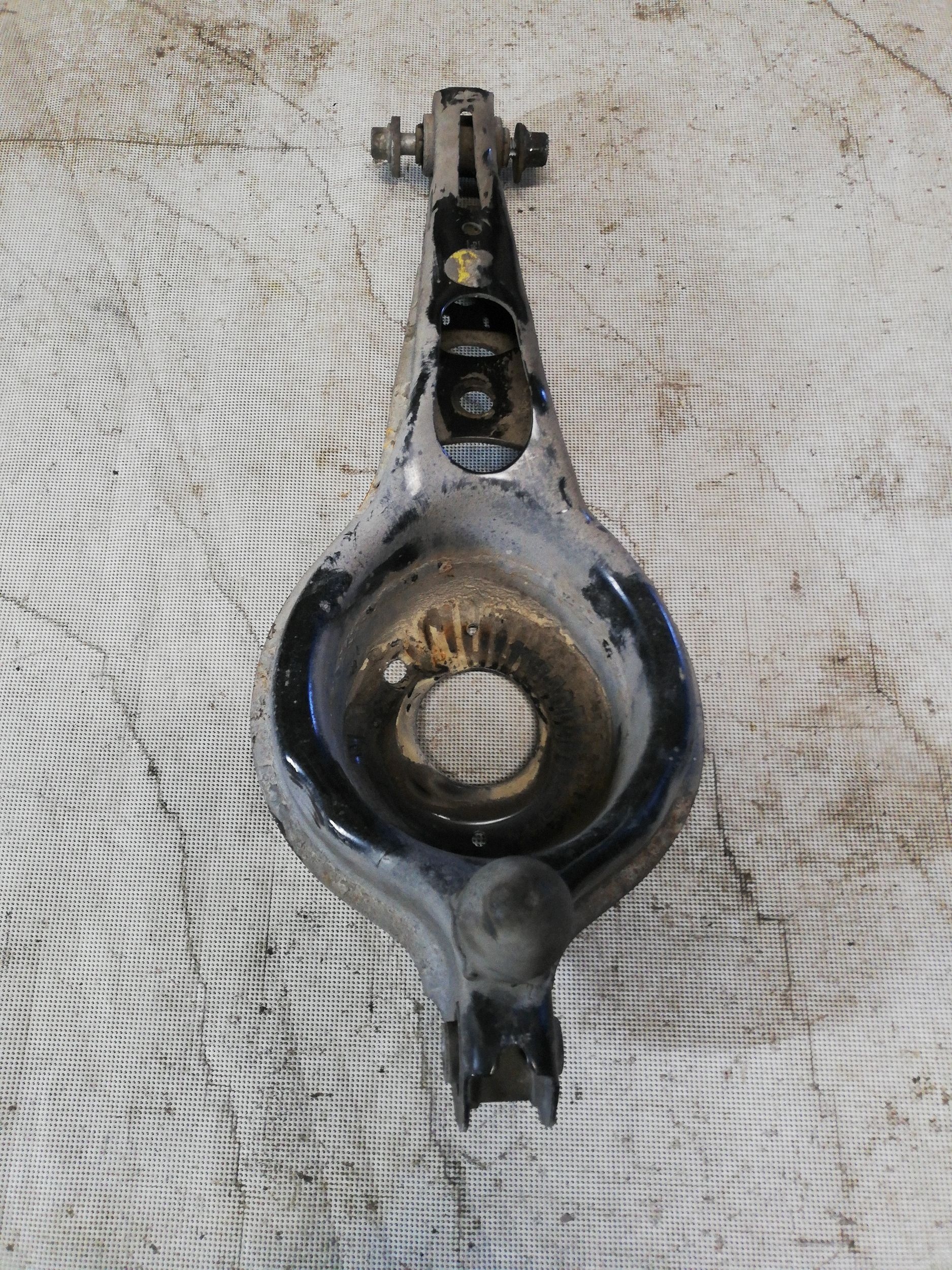 Supporto molla posteriore Volvo V40 2016 OE ERN67515 image 2