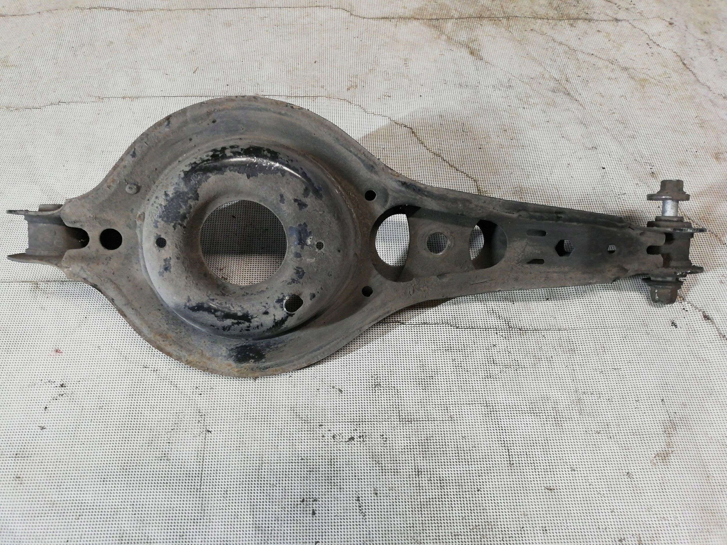 Soporte de resorte trasero Volvo V40 2016 image 4