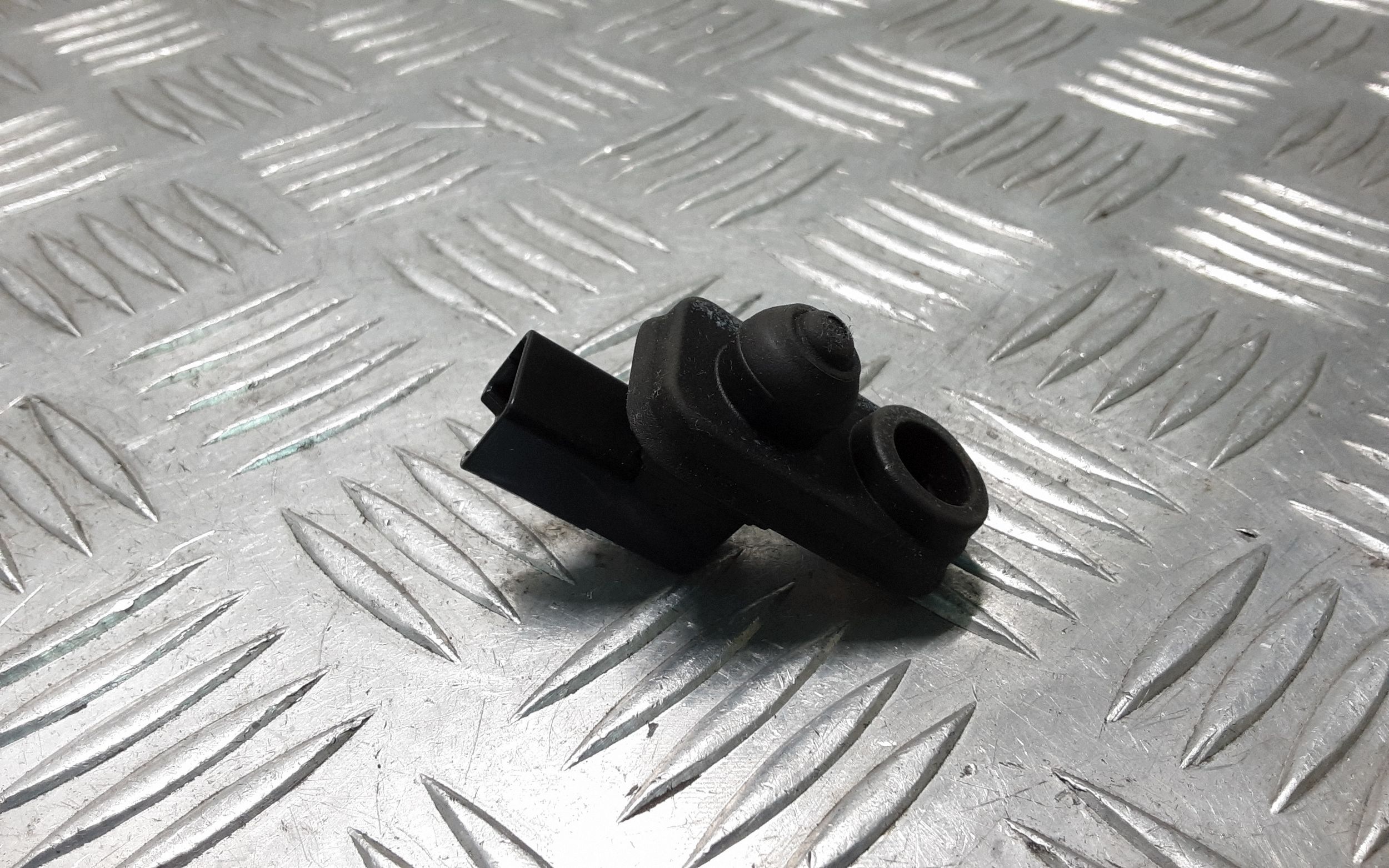 Sensor de Abertura de Porta Mitsubishi Outlander 2019 image 2