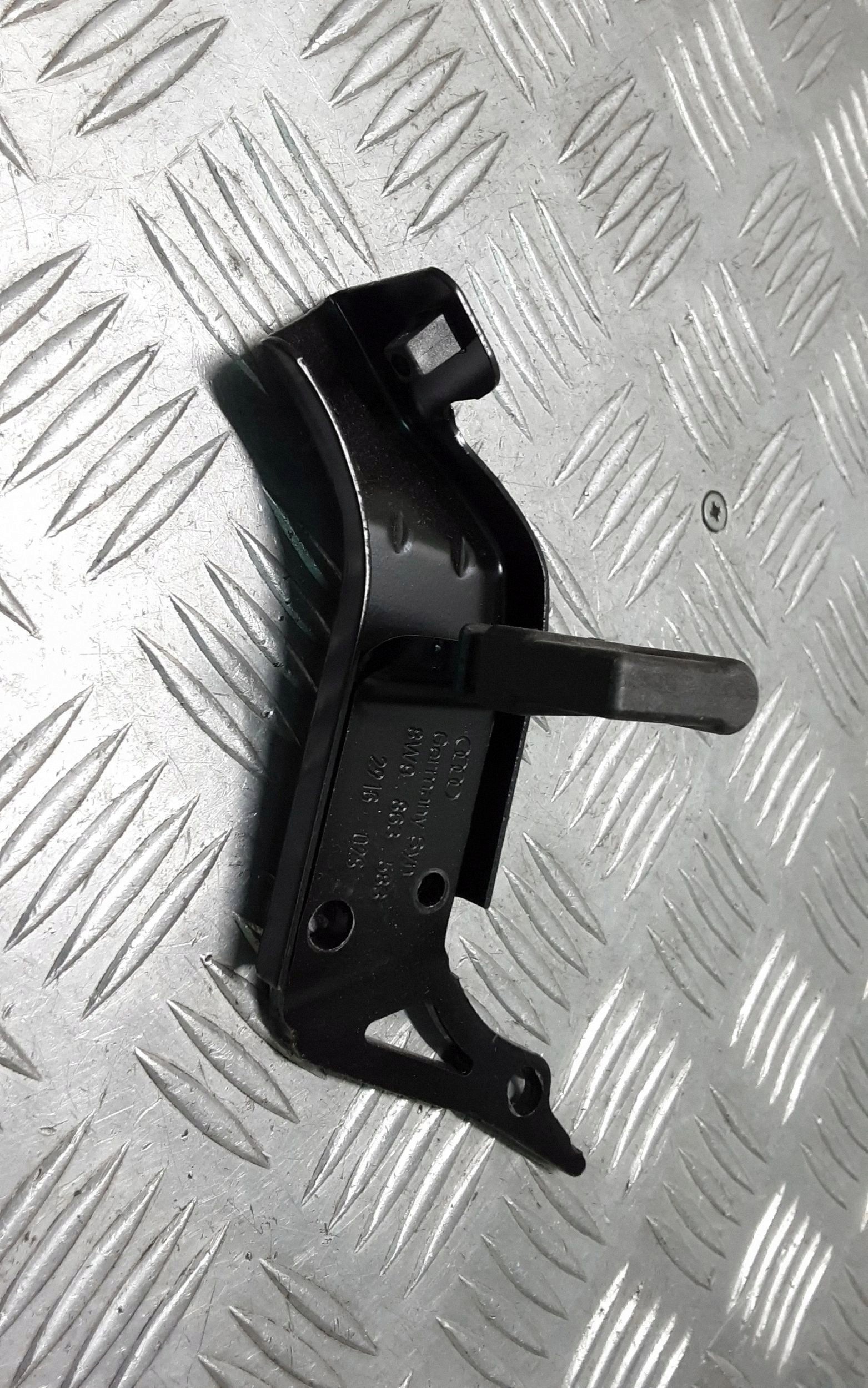 Audi A4 S4 B9 2016 Support Coffre Arrière Gauche image 2