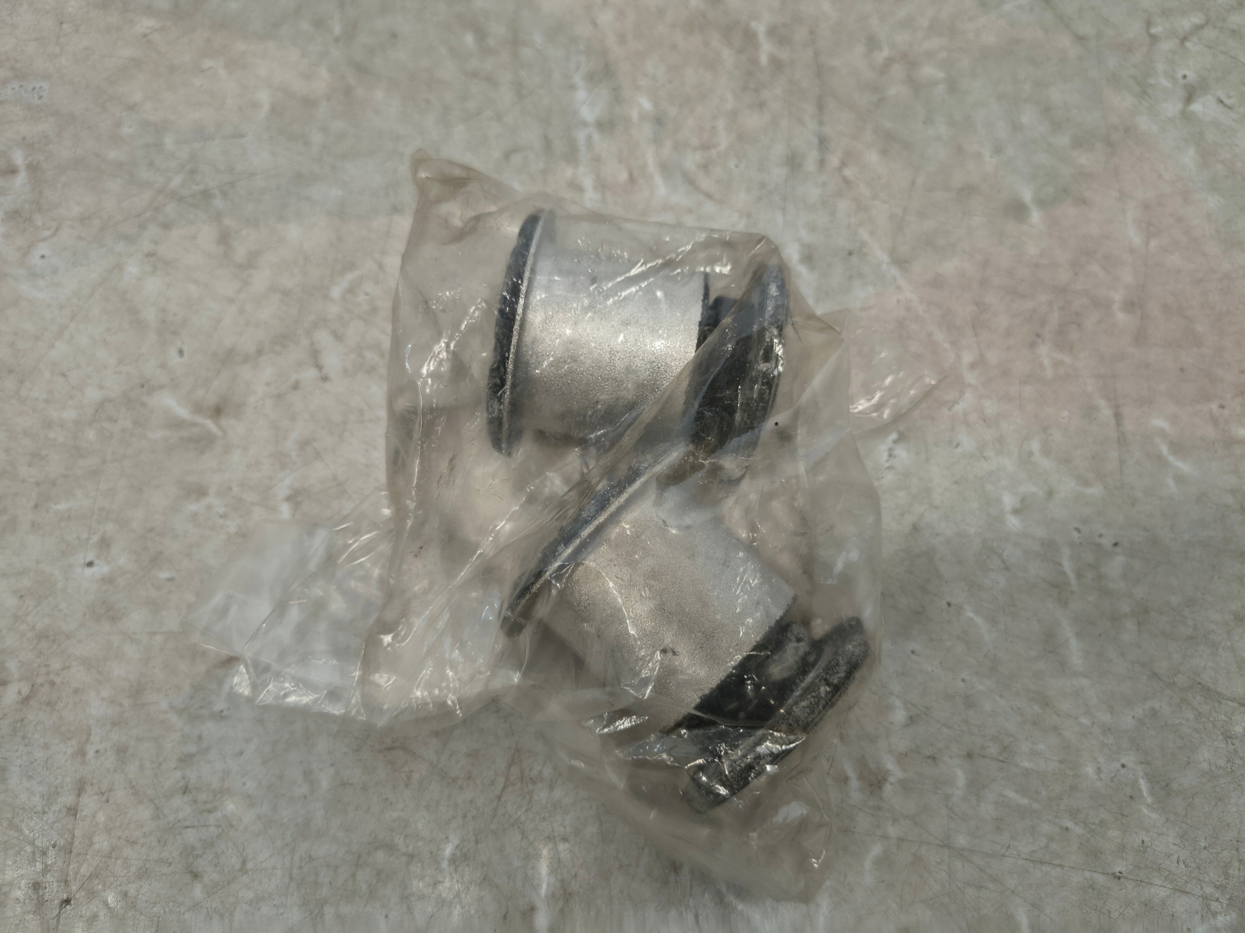 VW 7L0407183A Alkuperäinen tukivarren holkki