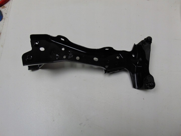AUDI A3 8V 13- FENDER BRACKET RIGHT FRONT