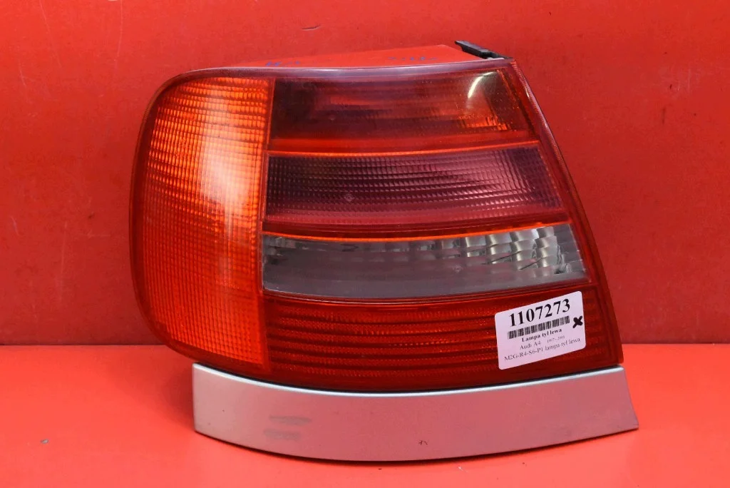 Takavalaisin Audi A4 B5 Sedan 97-01 Vasen
