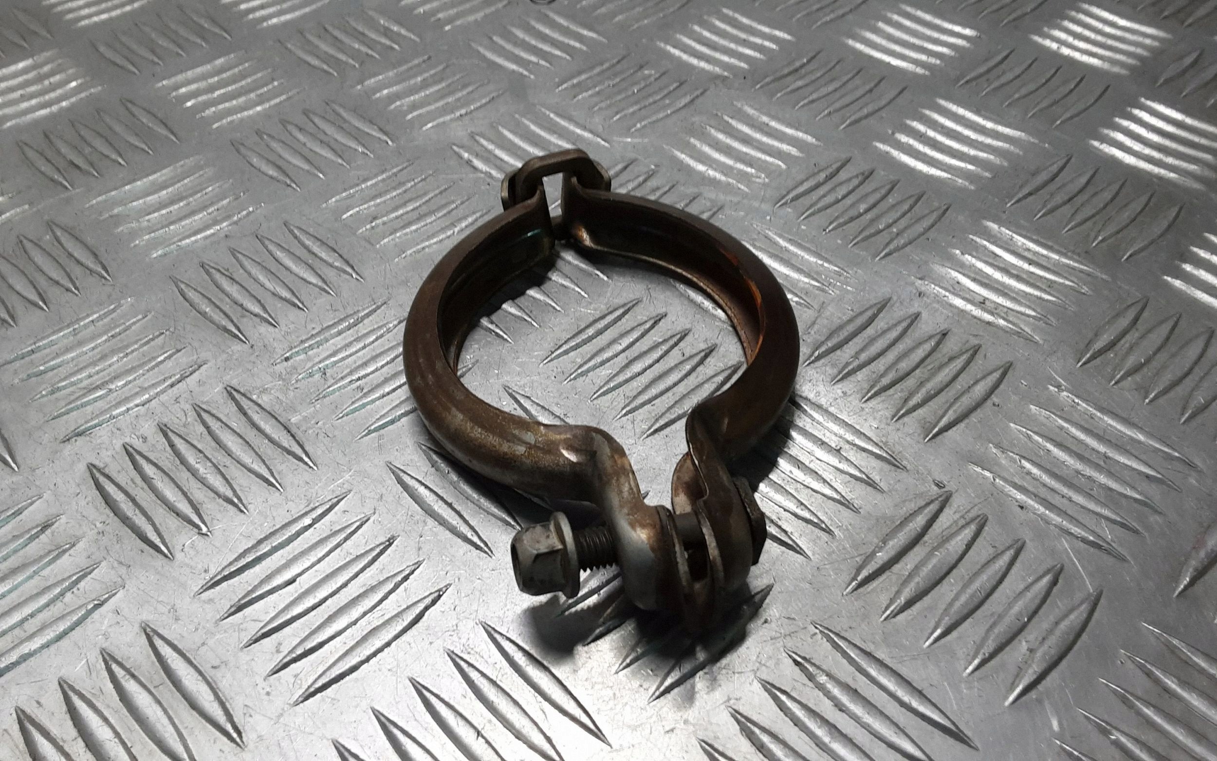 Toyota Land Cruiser J150 Auspuffschelle ERN70892 image 3