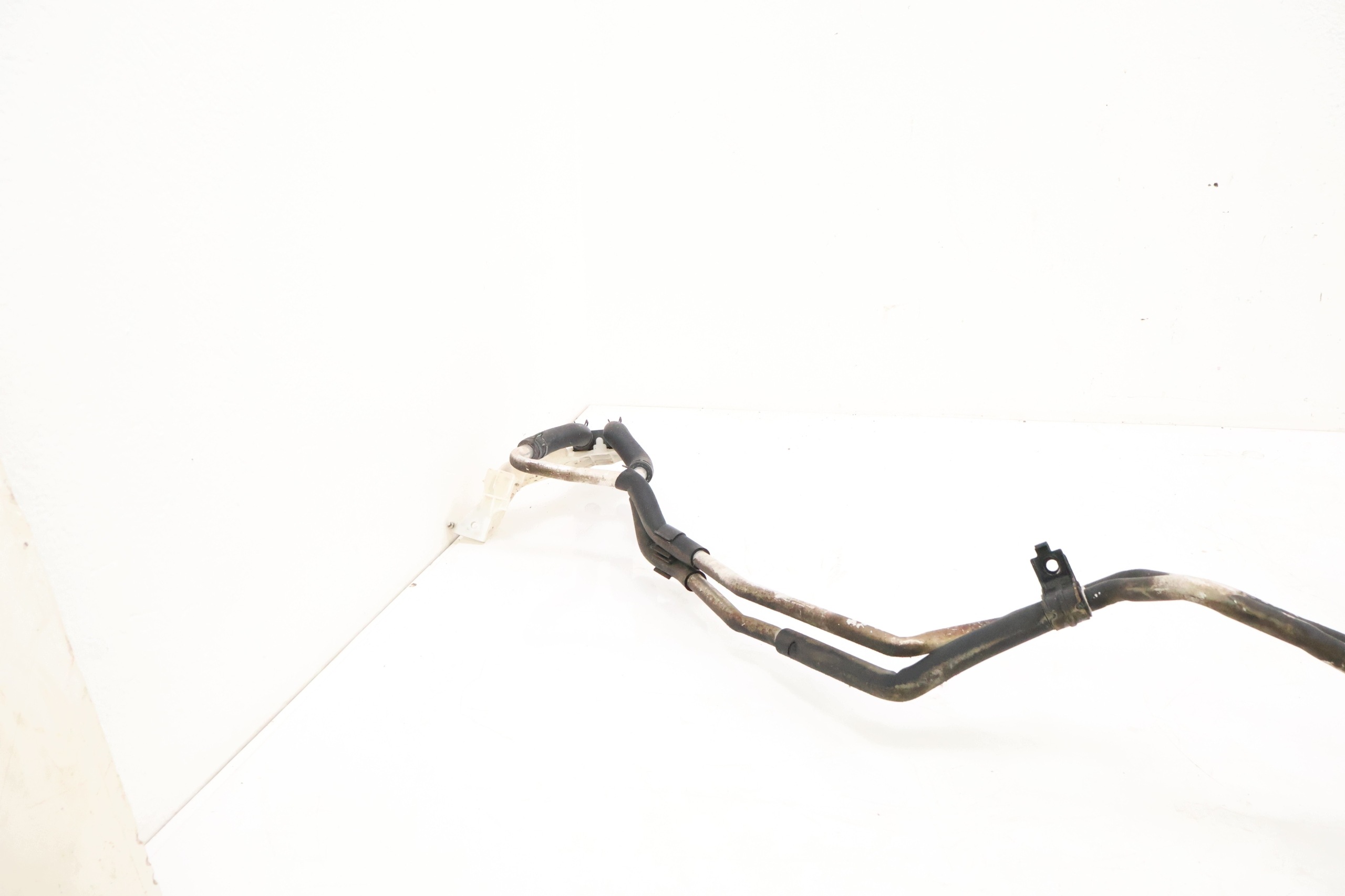 Toyota Land Cruiser 150 2.8D Heizungswasserleitungen hinten image 3