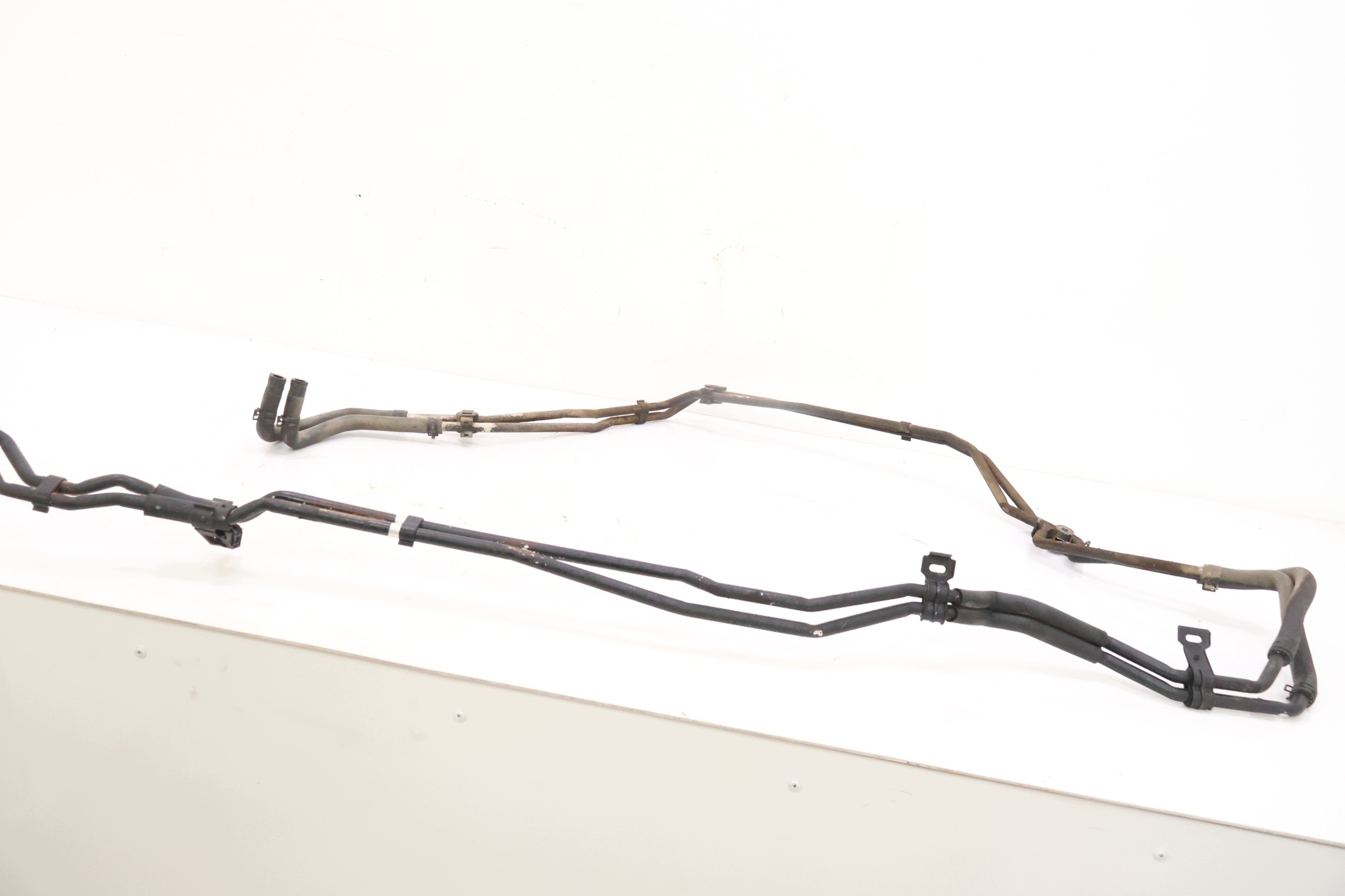 Toyota Land Cruiser 150 2.8D Heizungswasserleitungen hinten image 4