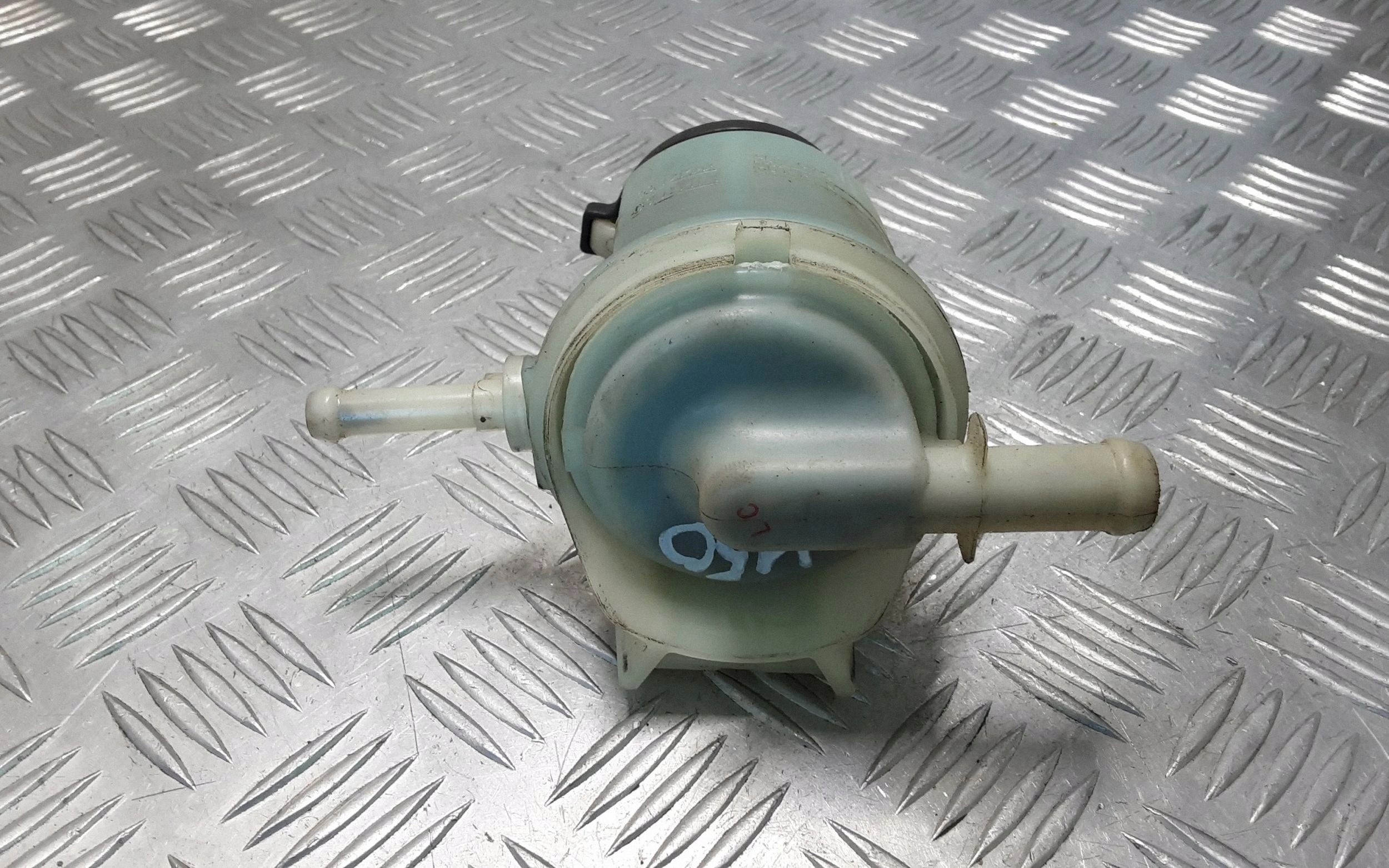 Toyota Land Cruiser J150 Ohjaustehostimen säiliö ERN72752 image 3