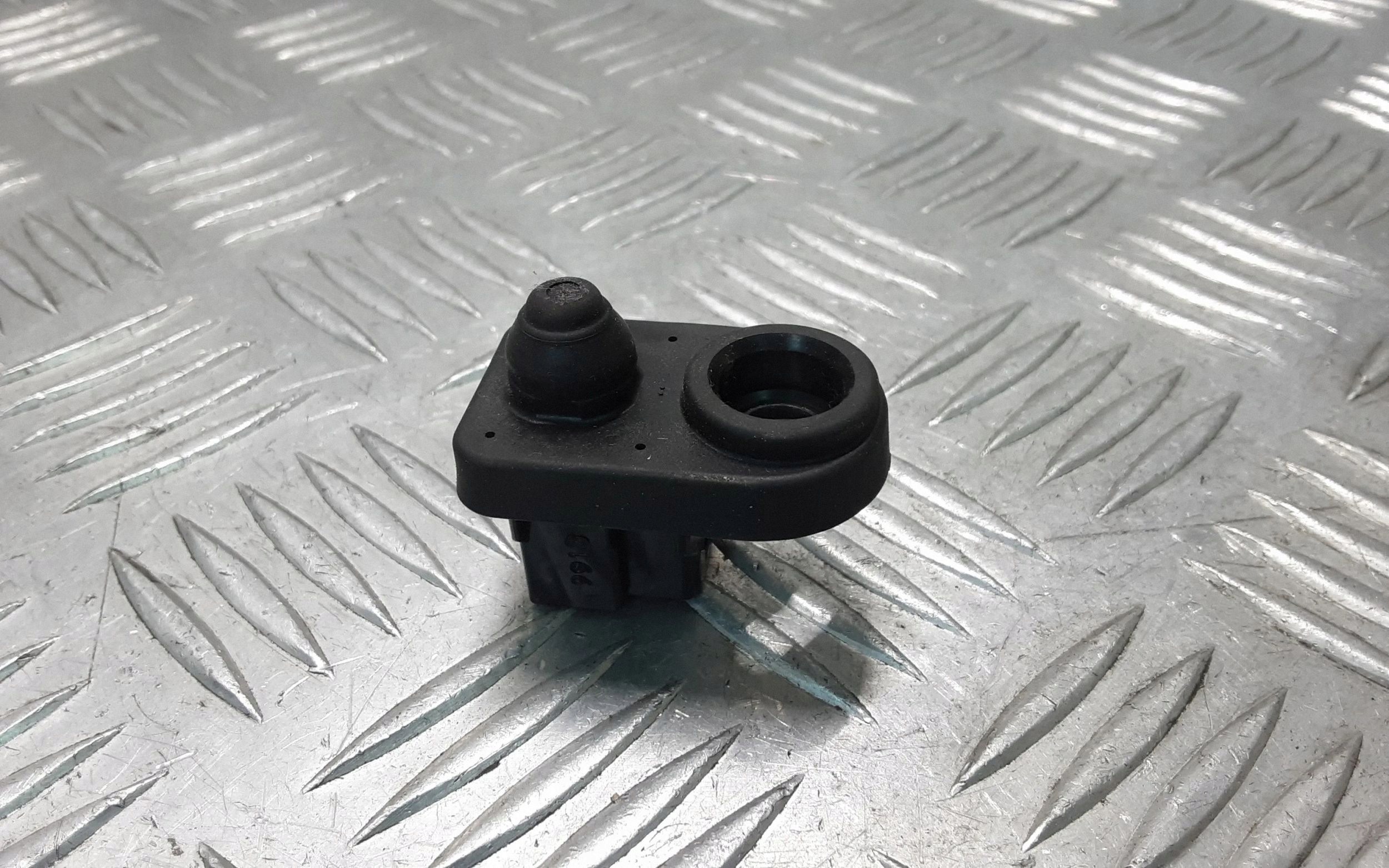2016 Nissan Navara D23 Hecktürsensor ERN73876