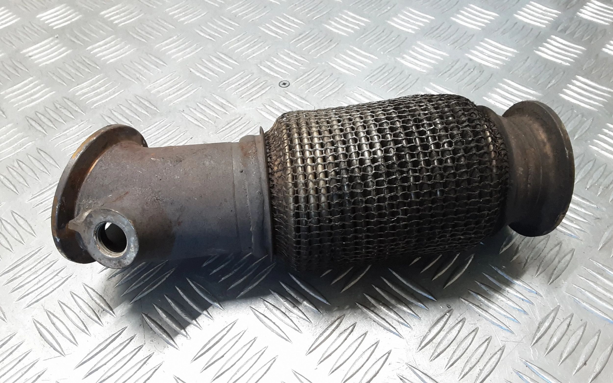 Collier de serrage échappement Nissan Navara D23 image 2