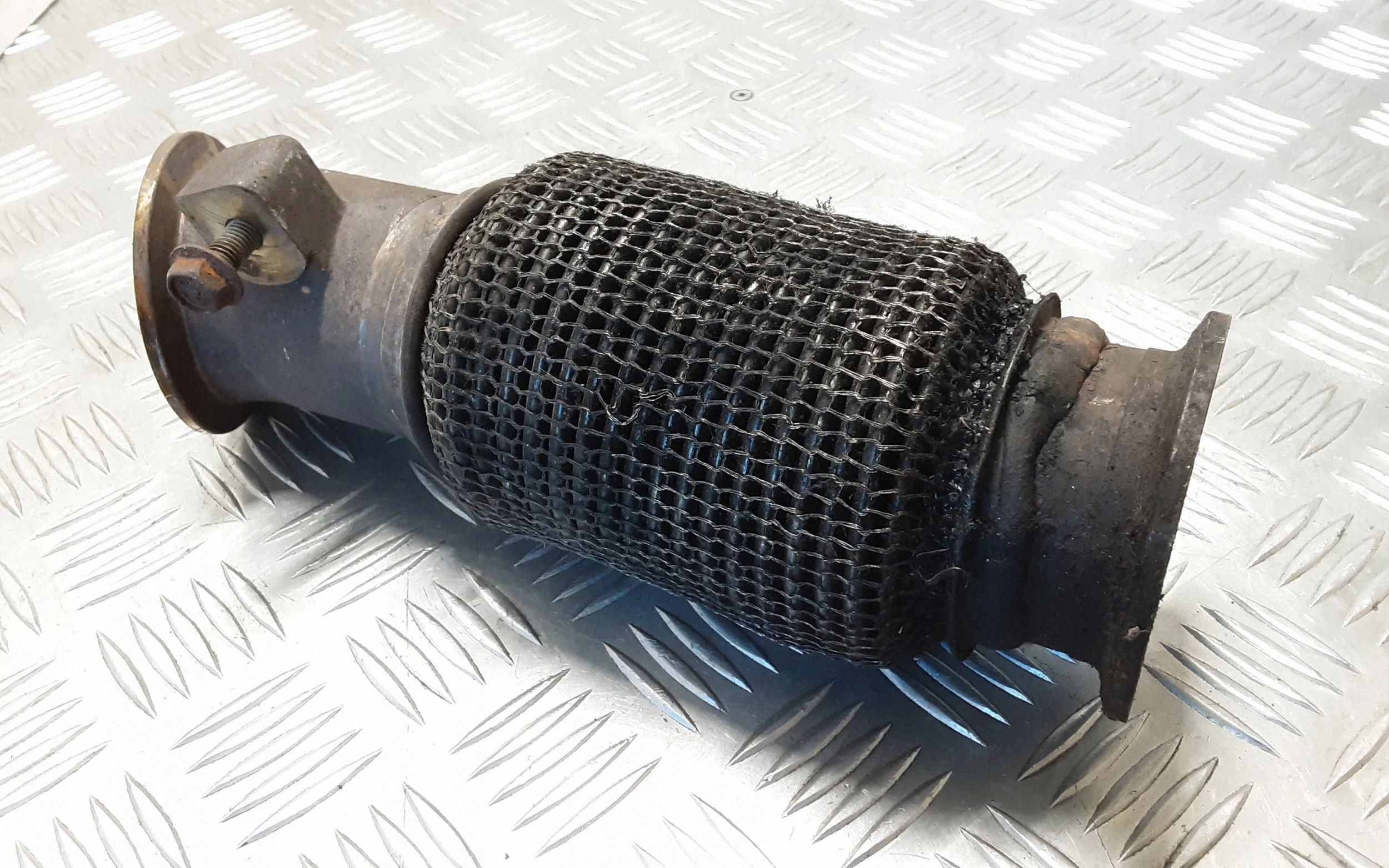 Collier de serrage échappement Nissan Navara D23 image 3