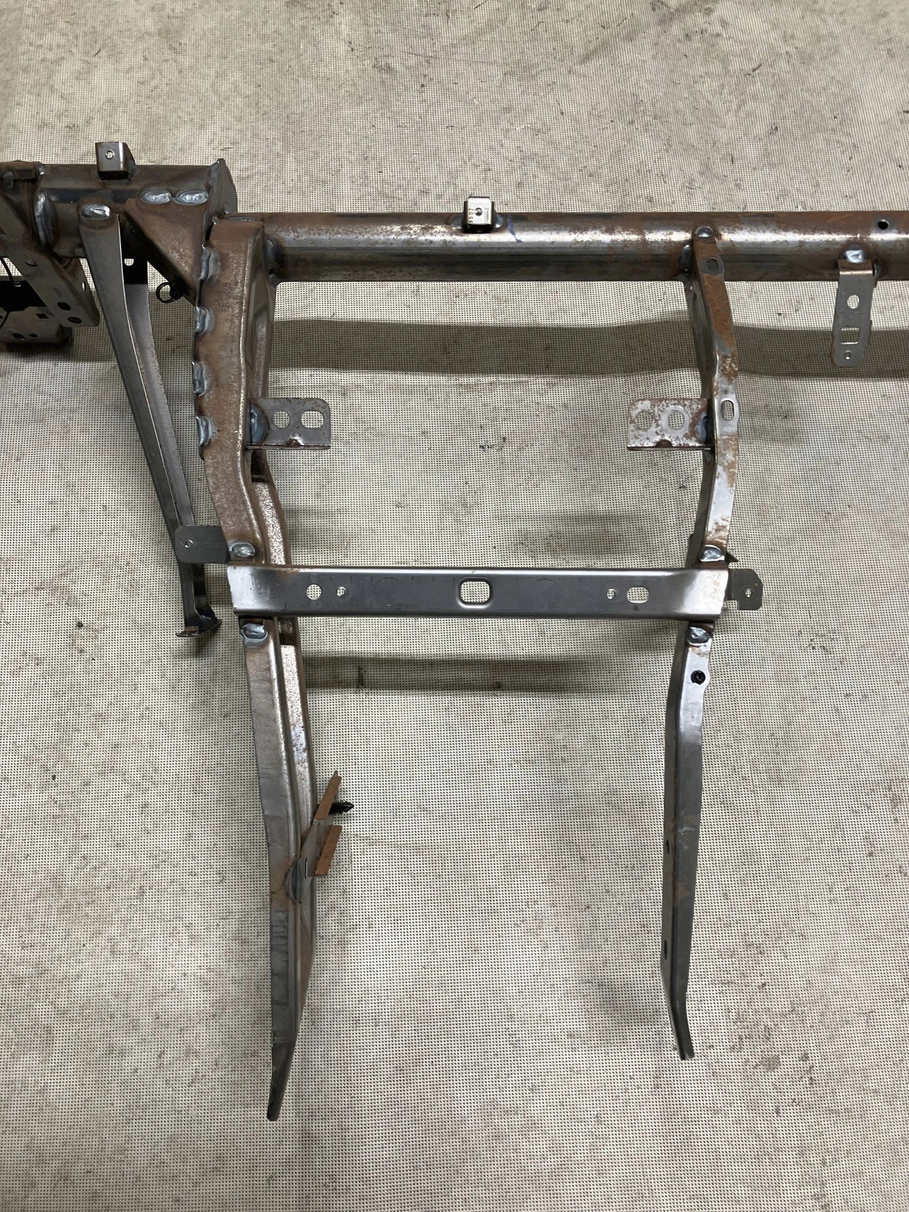 Volvo XC40 Dashboard Reinforcement 4083759 image 4