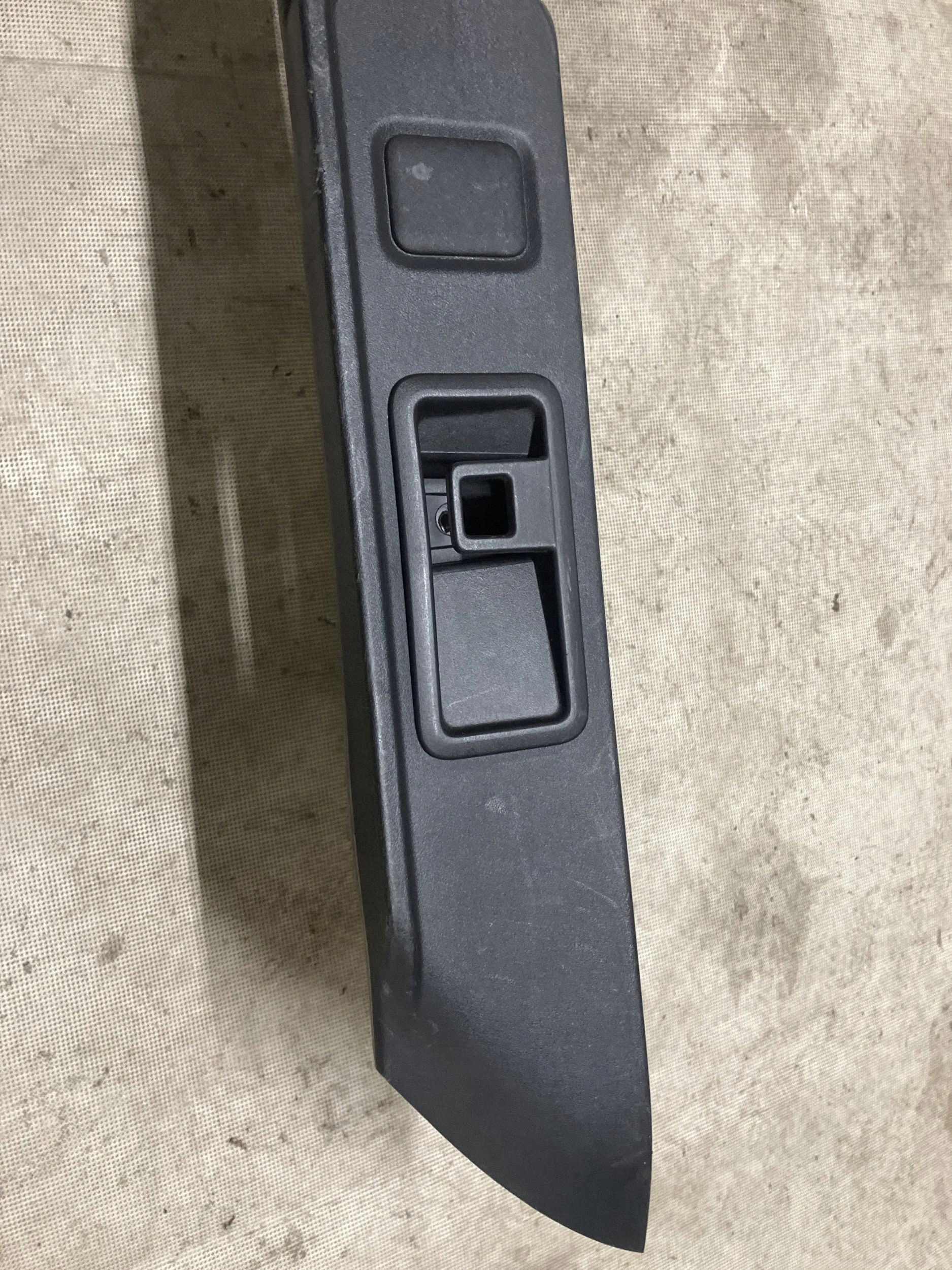 Fixation store de coffre Jaguar F-Pace HK8331013AC image 4