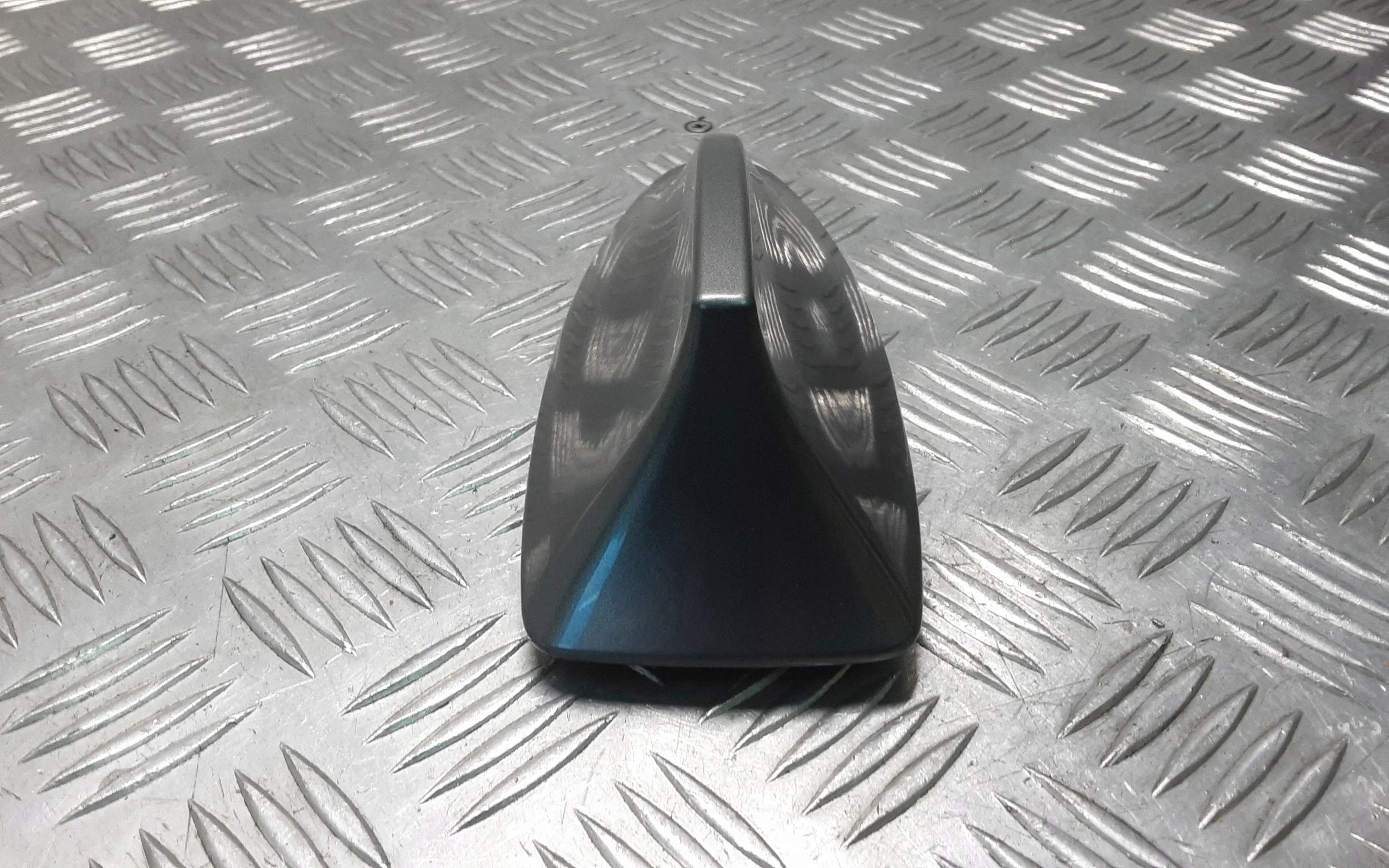 BMW 5 F10 F11 2014 antenninsuojus GPS 9175357 image 2