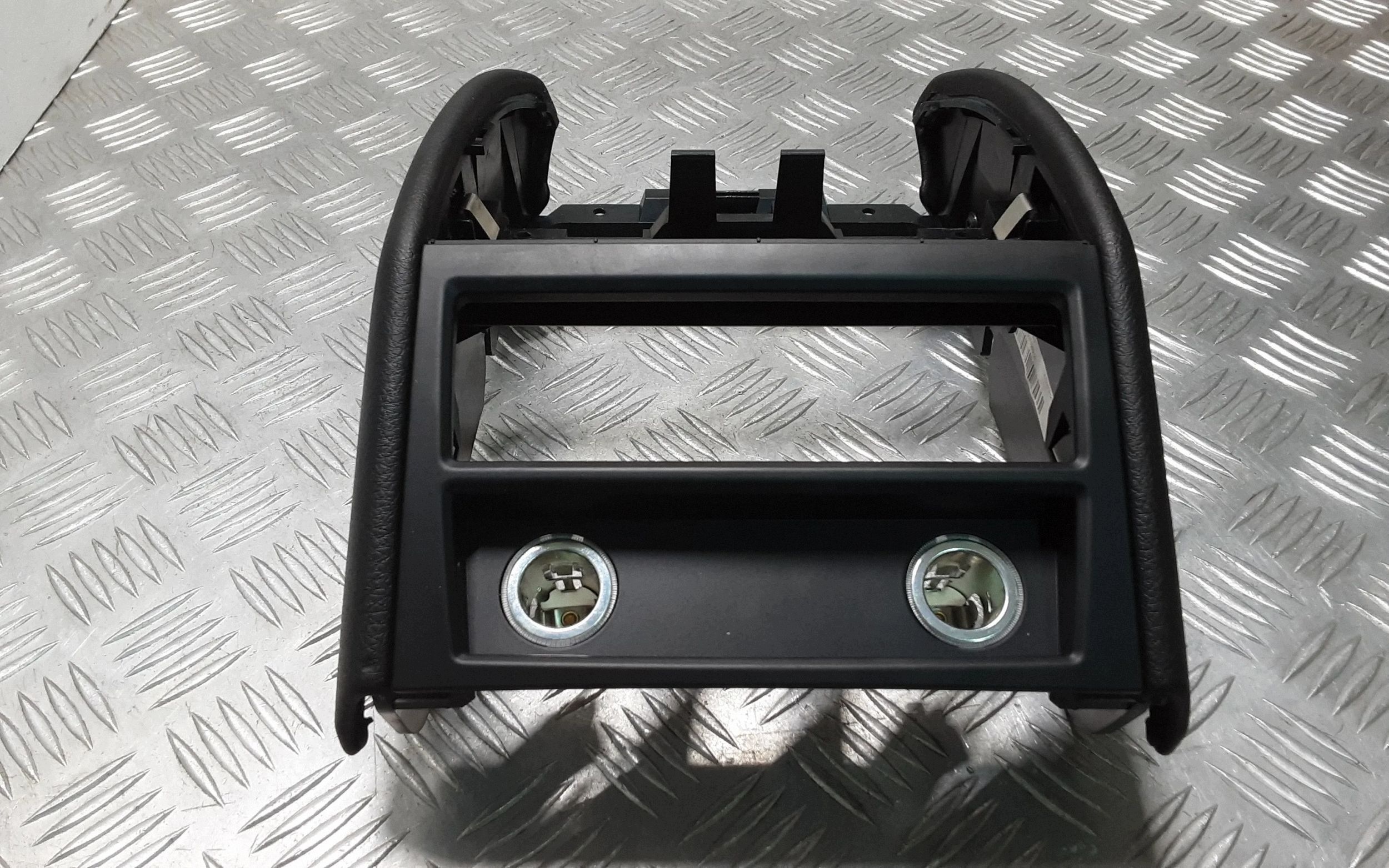 BMW 7er F01 F02 F03 F04 Zigarettenanzünder hinten 9171269 image 2