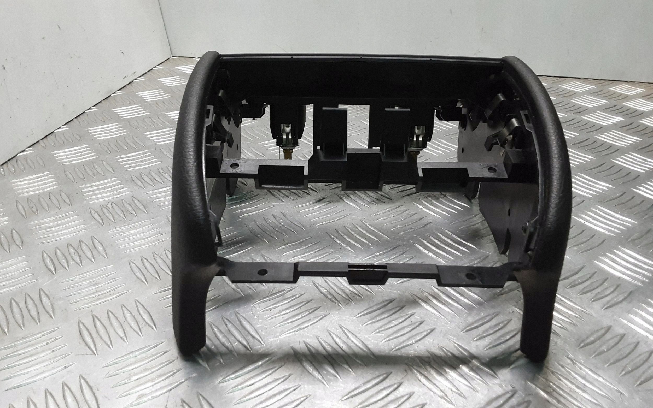 BMW 7er F01 F02 F03 F04 Zigarettenanzünder hinten 9171269 image 3