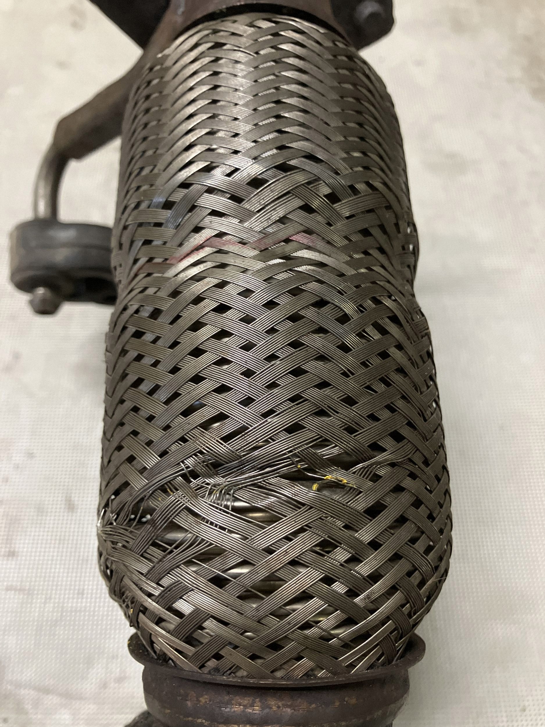Hyundai Tucson TL Auspuffschelle OEM ERN81122