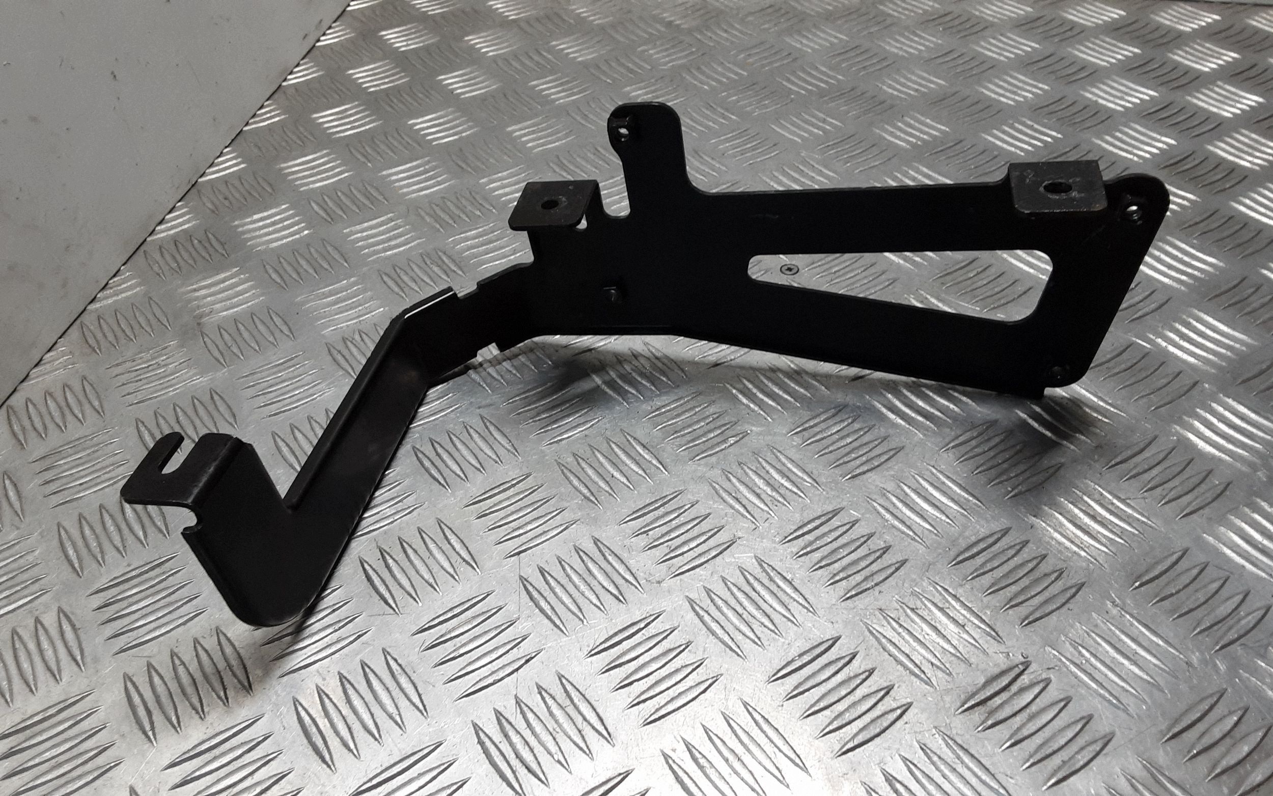 Hyundai Tucson TL Engine Computer A2C97214201 image 2