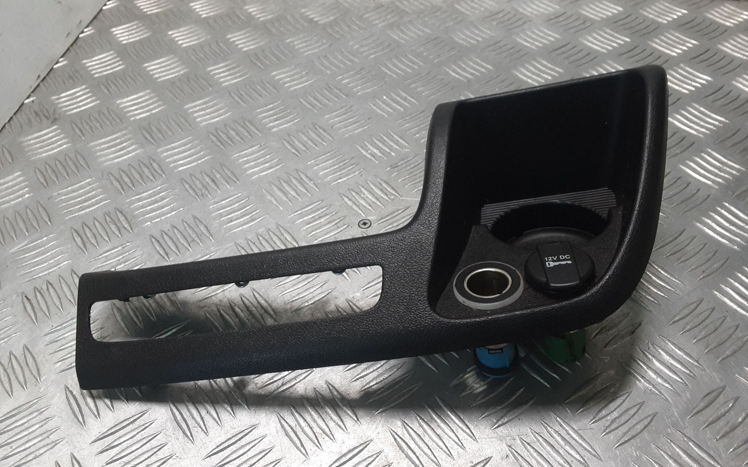 Peugeot Boxer 2018 Lighter Socket 1308183070 image 2