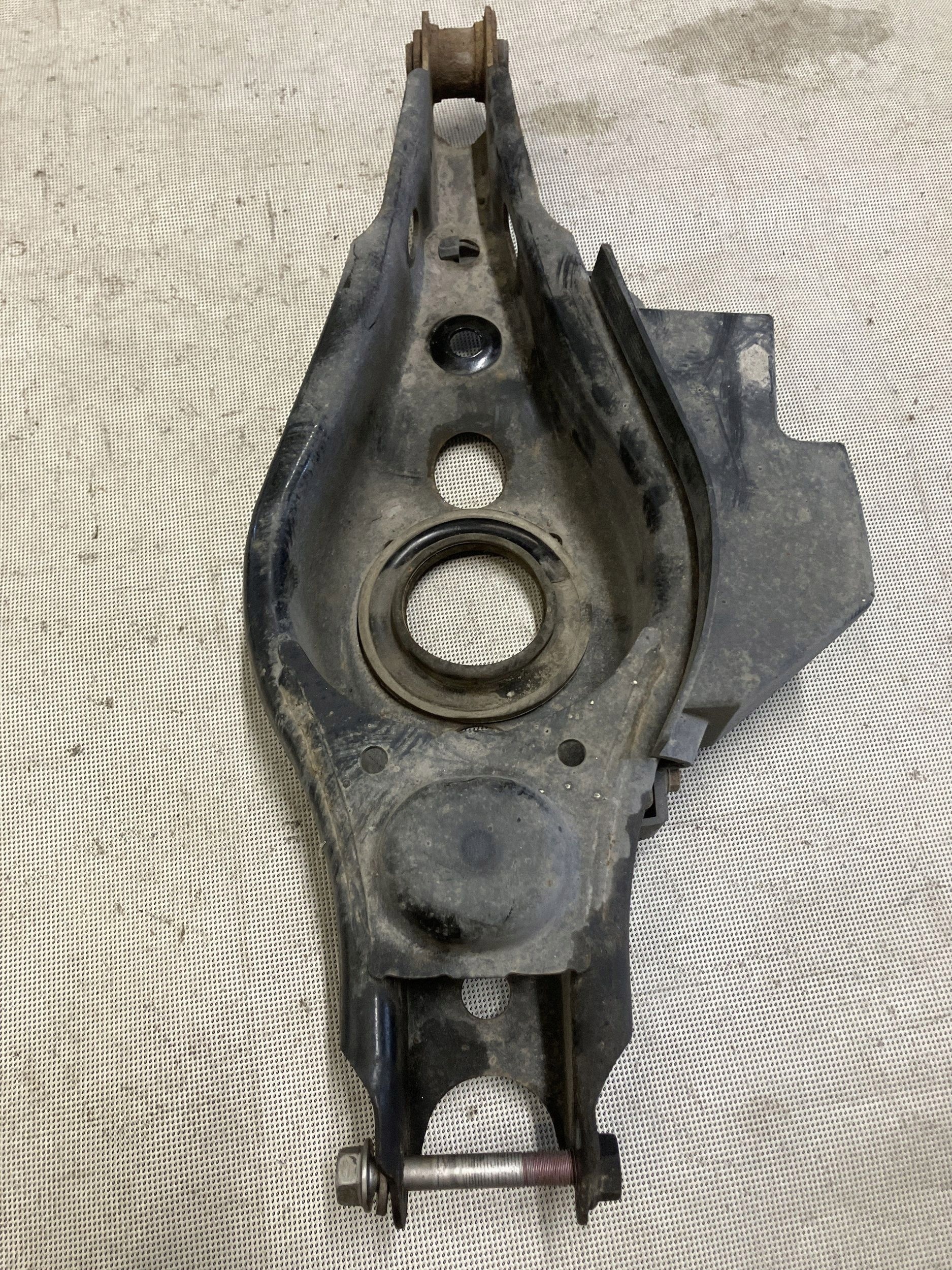 2017 Toyota RAV4 XA40 Rear Spring Seat OEM ERN83951