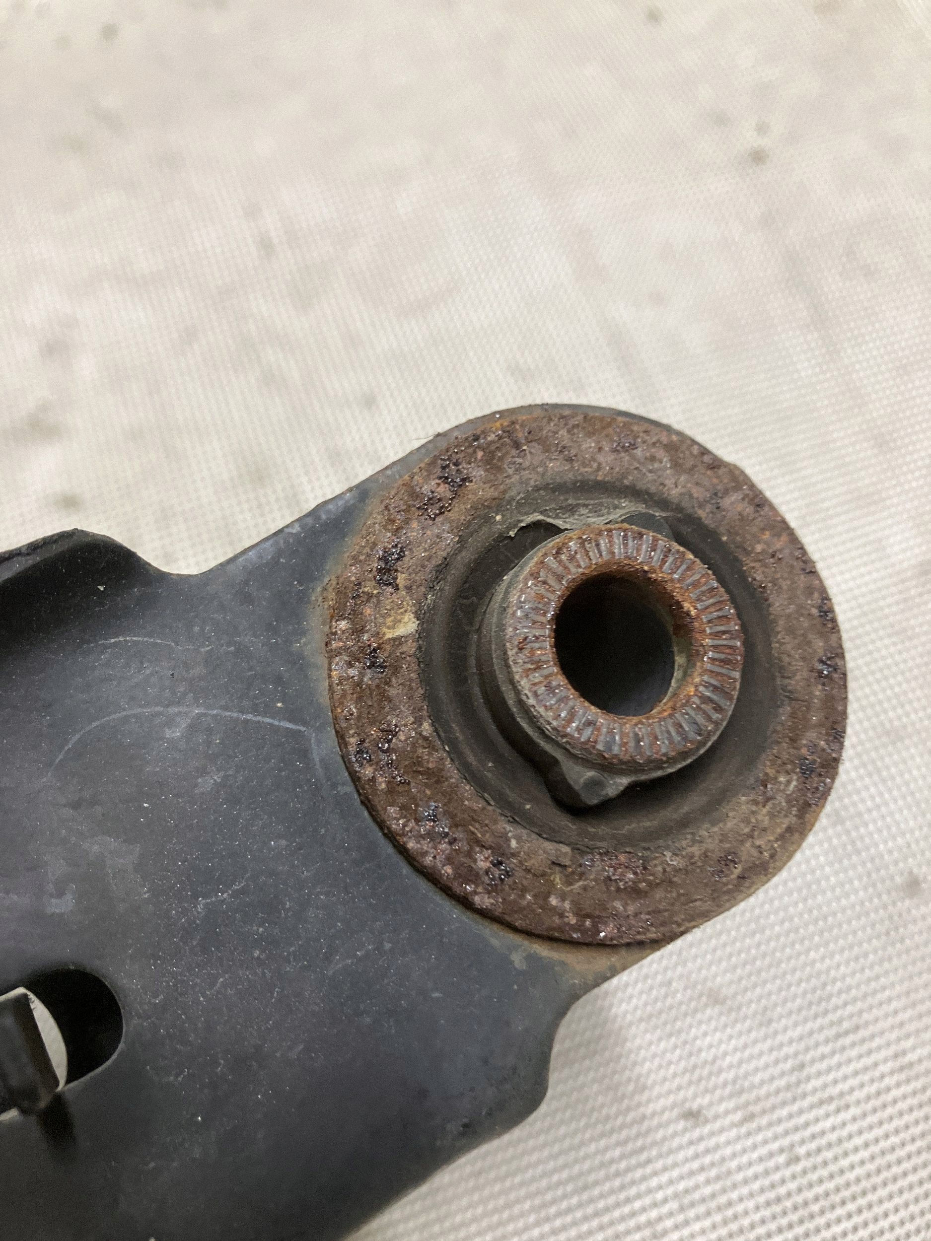 Support de ressort arrière Toyota RAV4 XA40 (2017) image 5