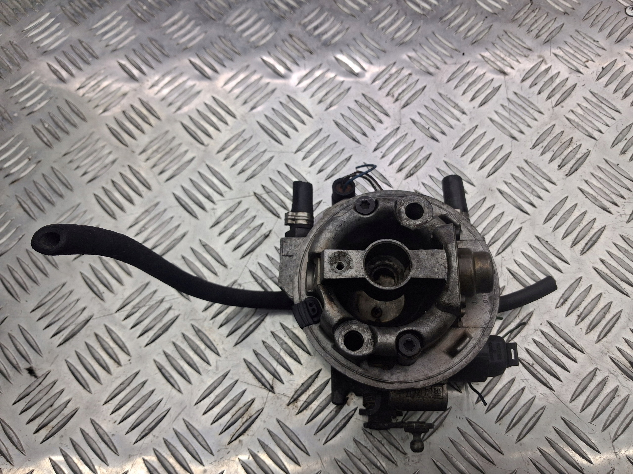Injecteur Opel Corsa B 1.4 8V 17090049 image 2