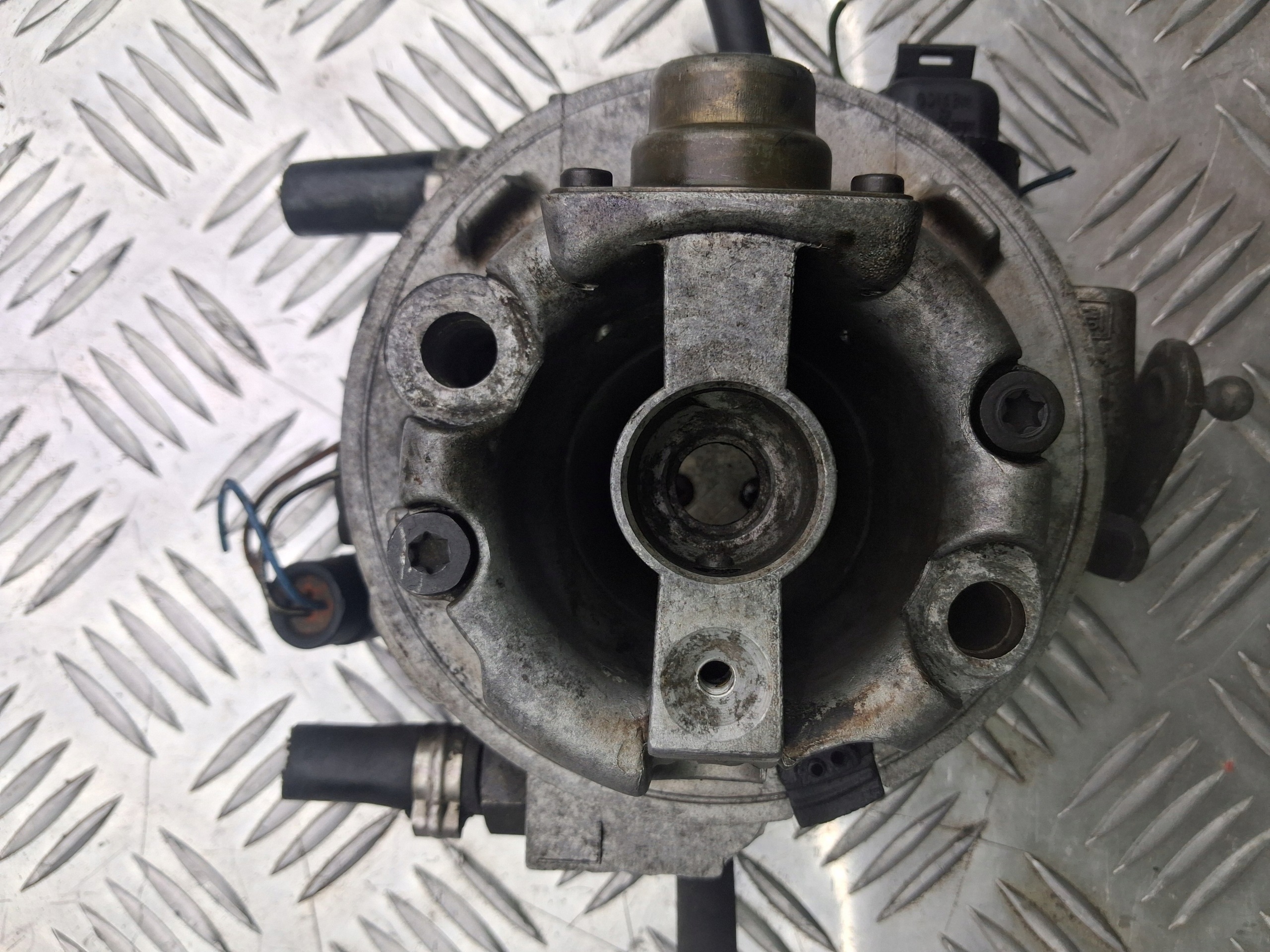 Injecteur Opel Corsa B 1.4 8V 17090049 image 3