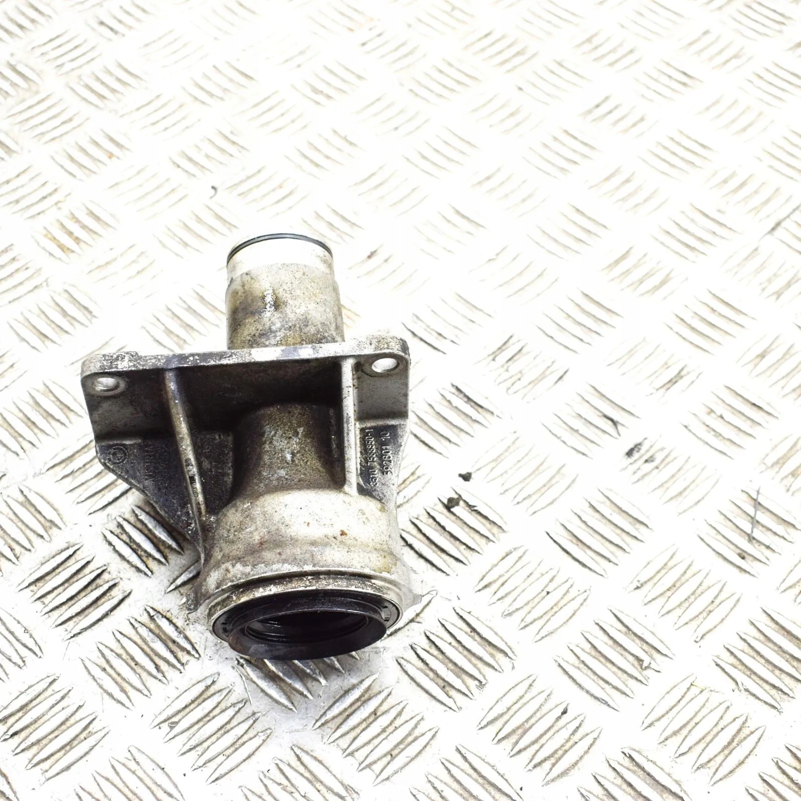 Driveshaft Mount BMW 7 F01 F02 OEM 13581449