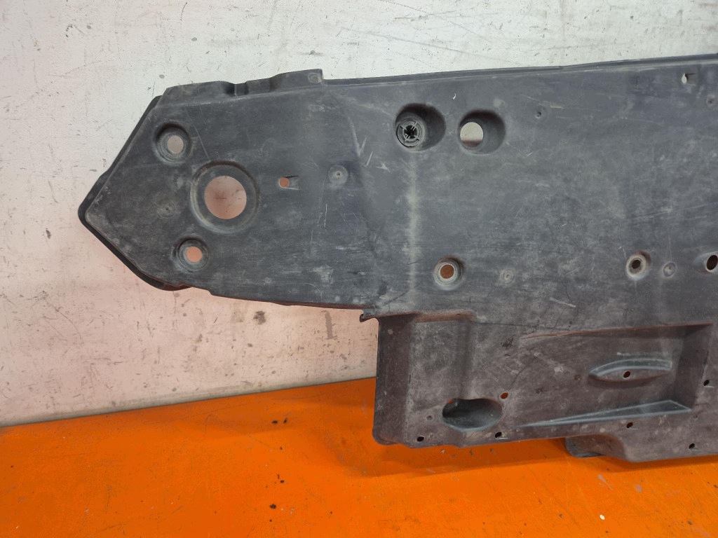 Toyota Camry VIII 17-24 alustan muovisuojus 58165-33020