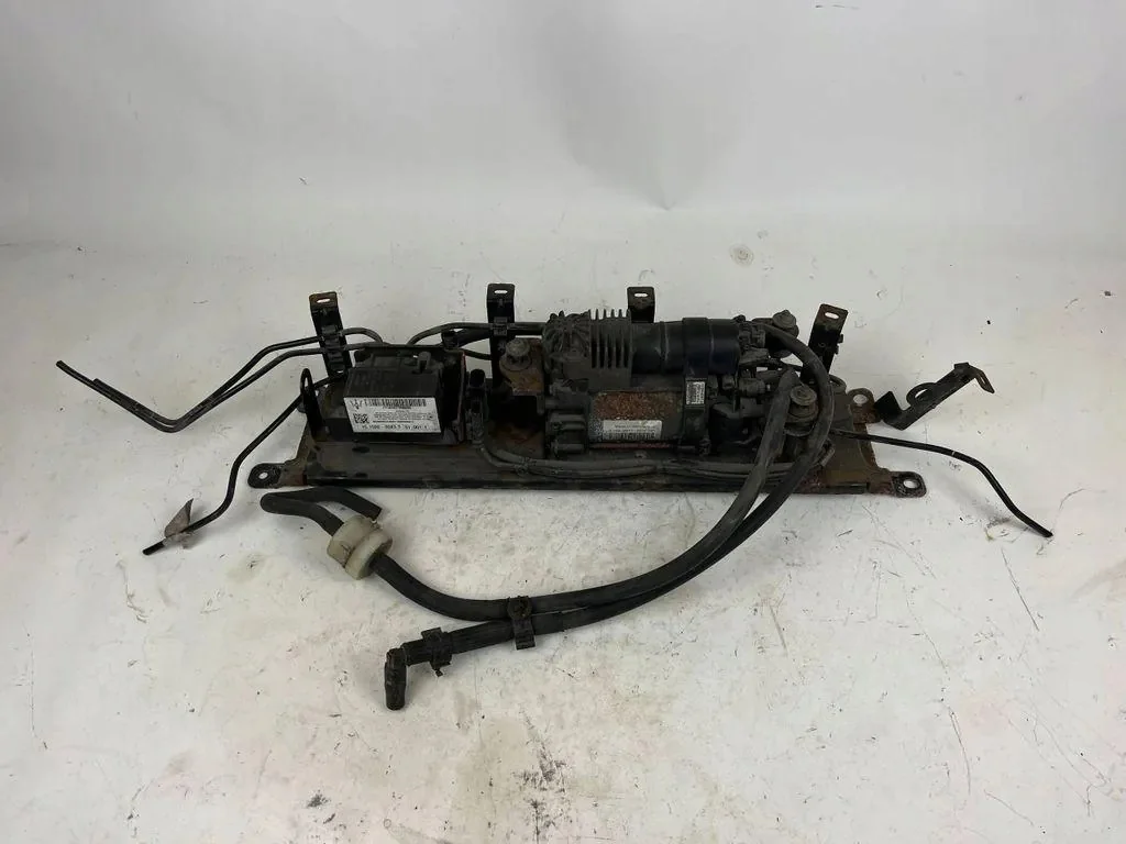 Compressor Suspensão Maserati Levante SUV Usado image 7