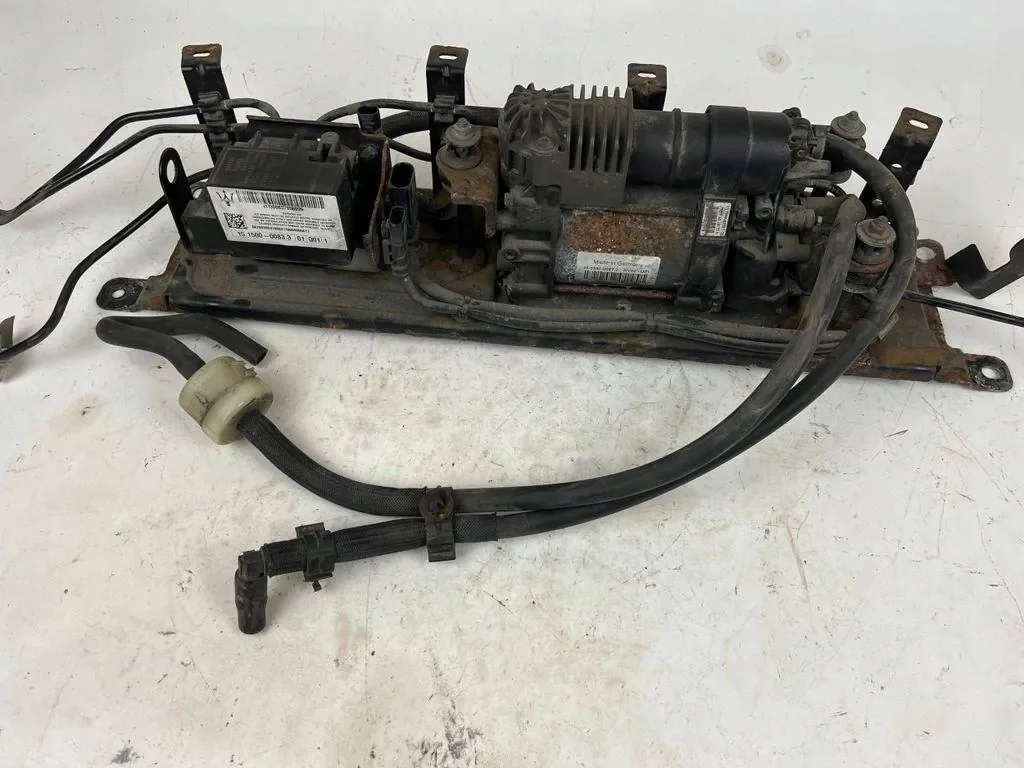 Compressor Suspensão Maserati Levante SUV Usado image 9