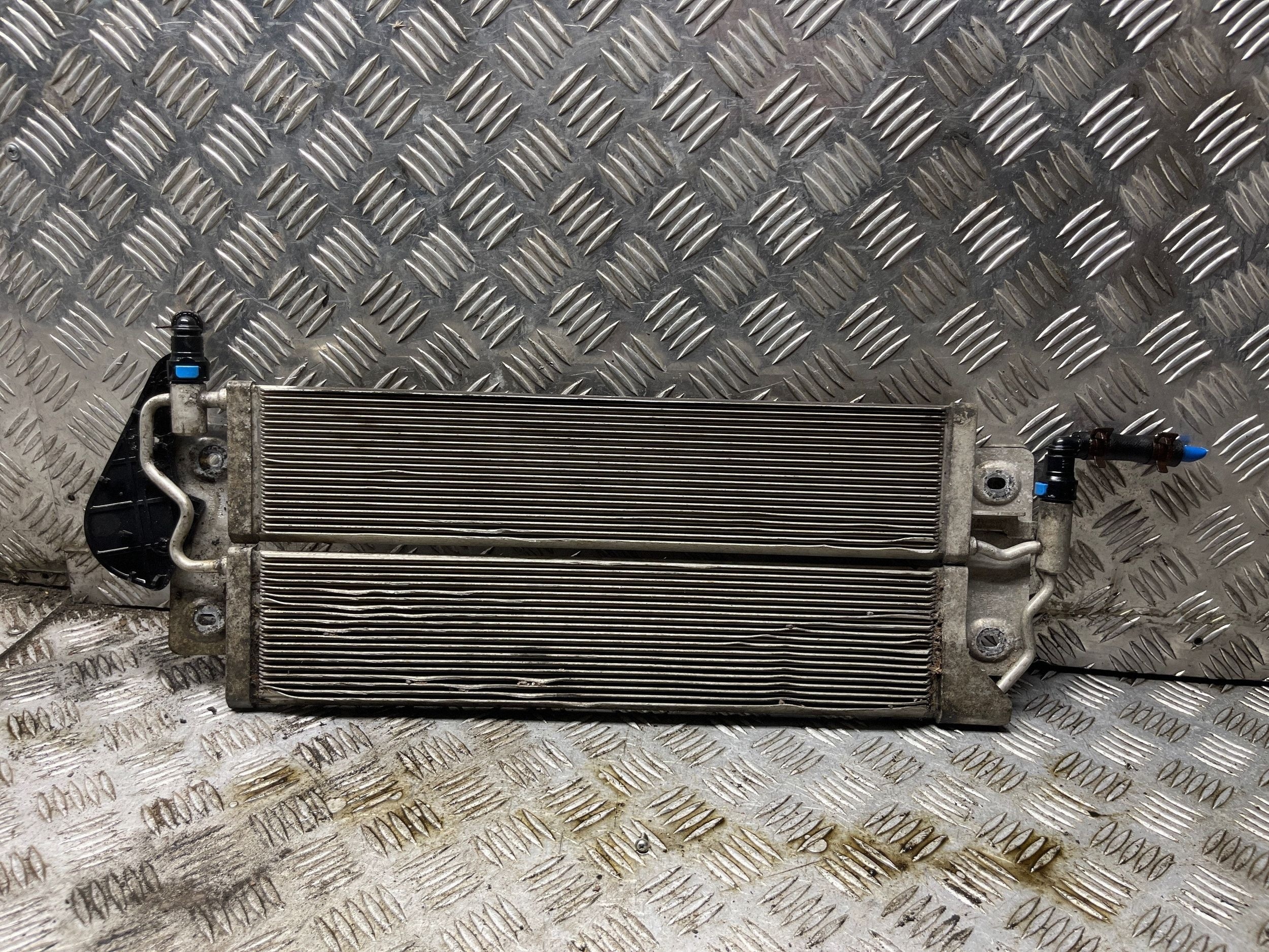 Refroidisseur de carburant VW Phaeton 2005 image 2