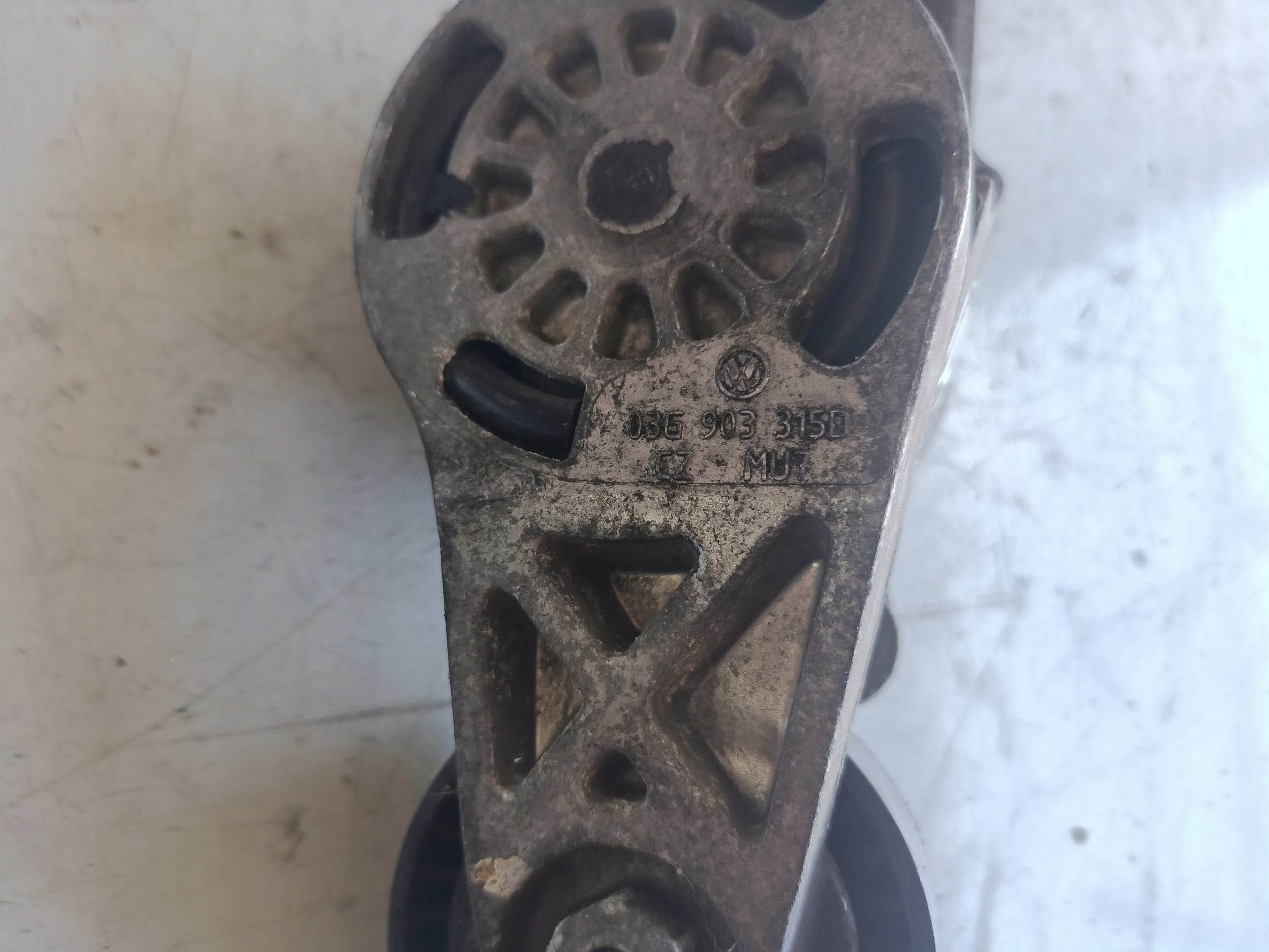 Tensor com Roldana VW Golf V Plus 1.9 TDI OEM 03G903315D image 3