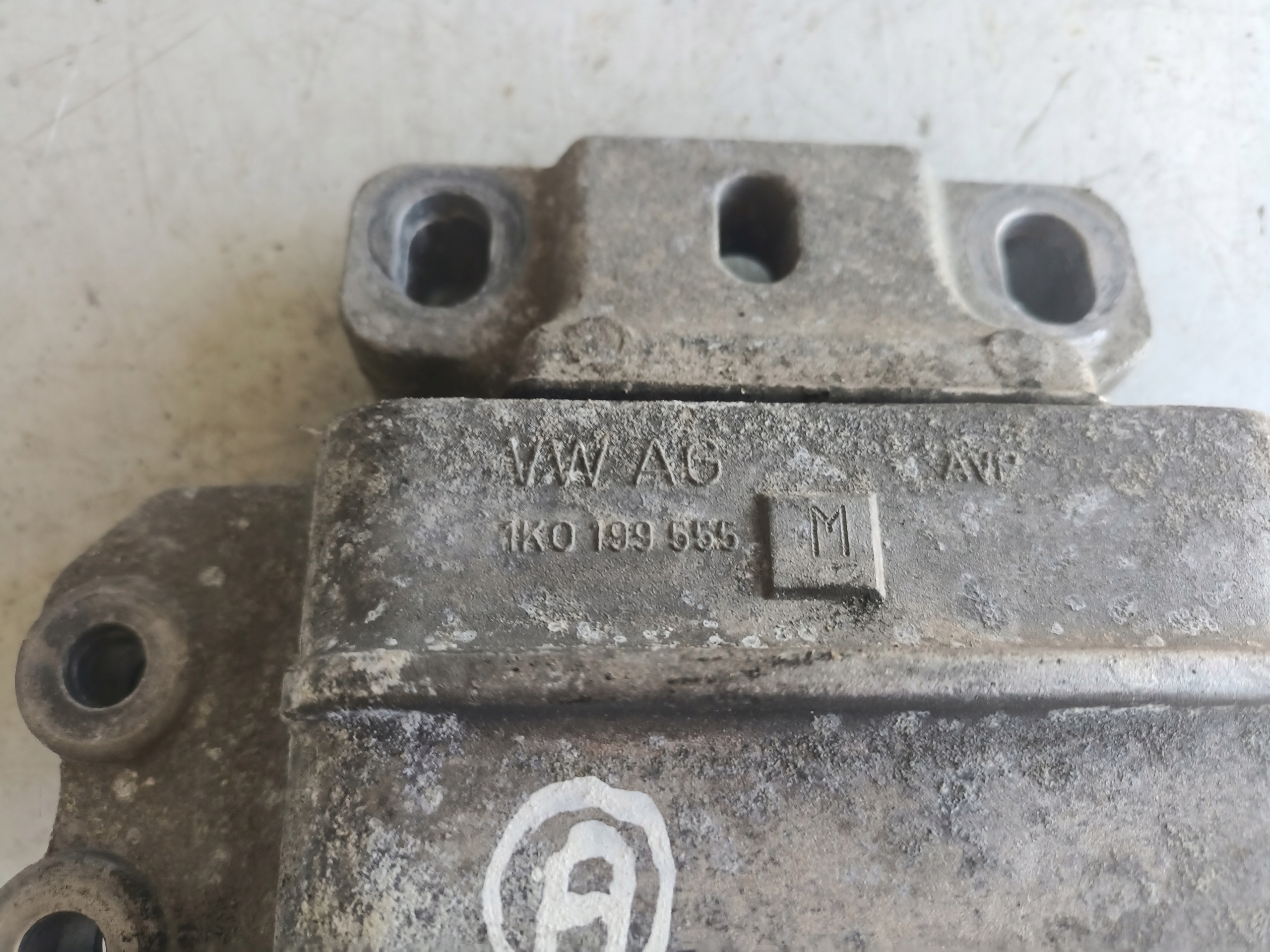 Engine Mount Bracket Audi VW Seat Skoda 1K0199555M image 4
