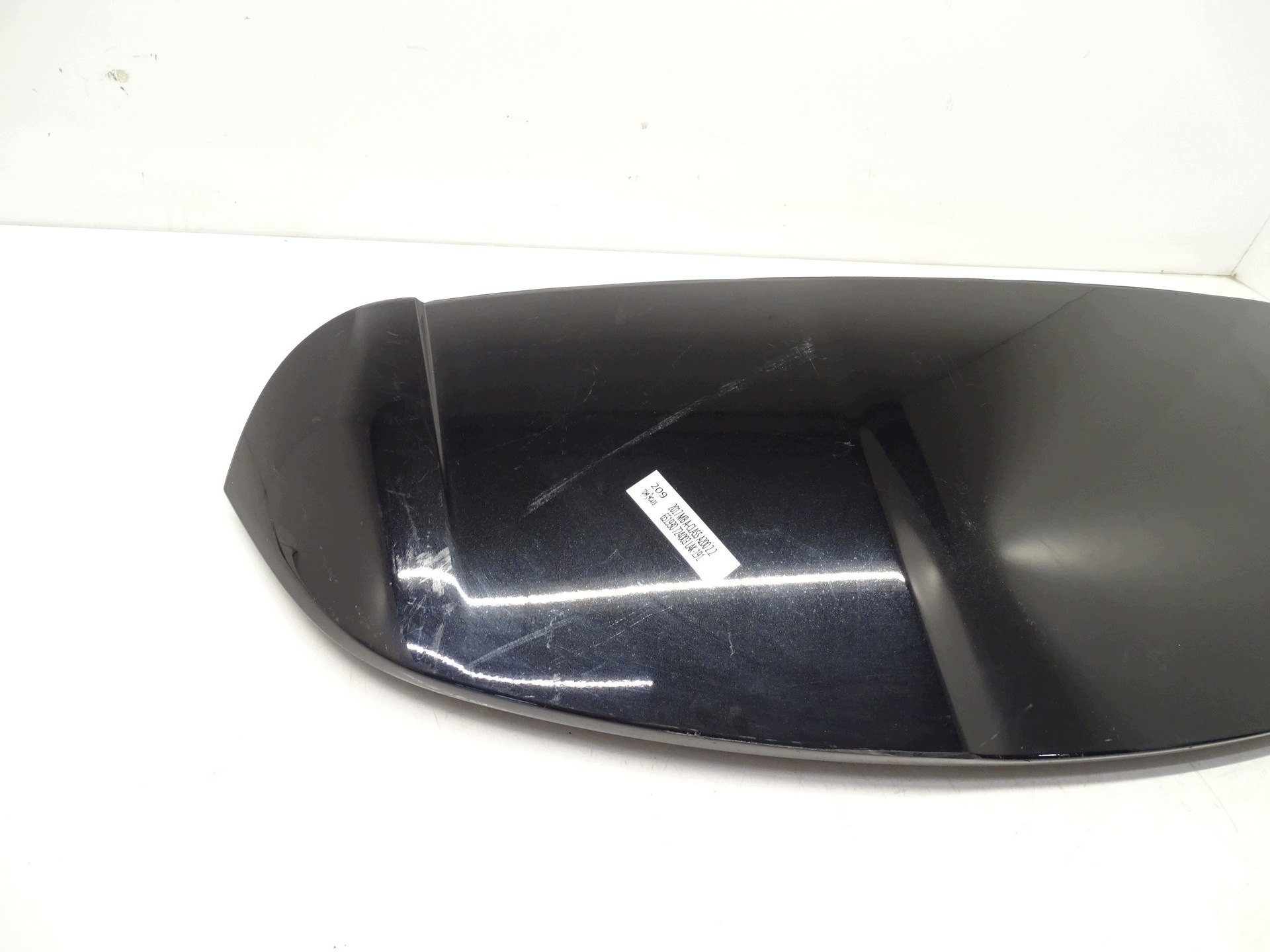 Tavaratilan spoileri Mercedes A200
