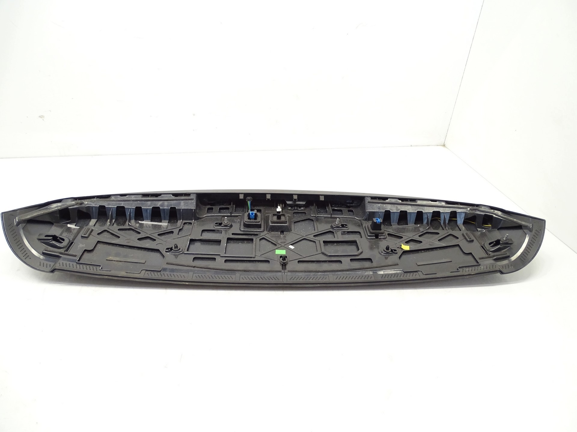 Tavaratilan spoileri Mercedes A200 image 8