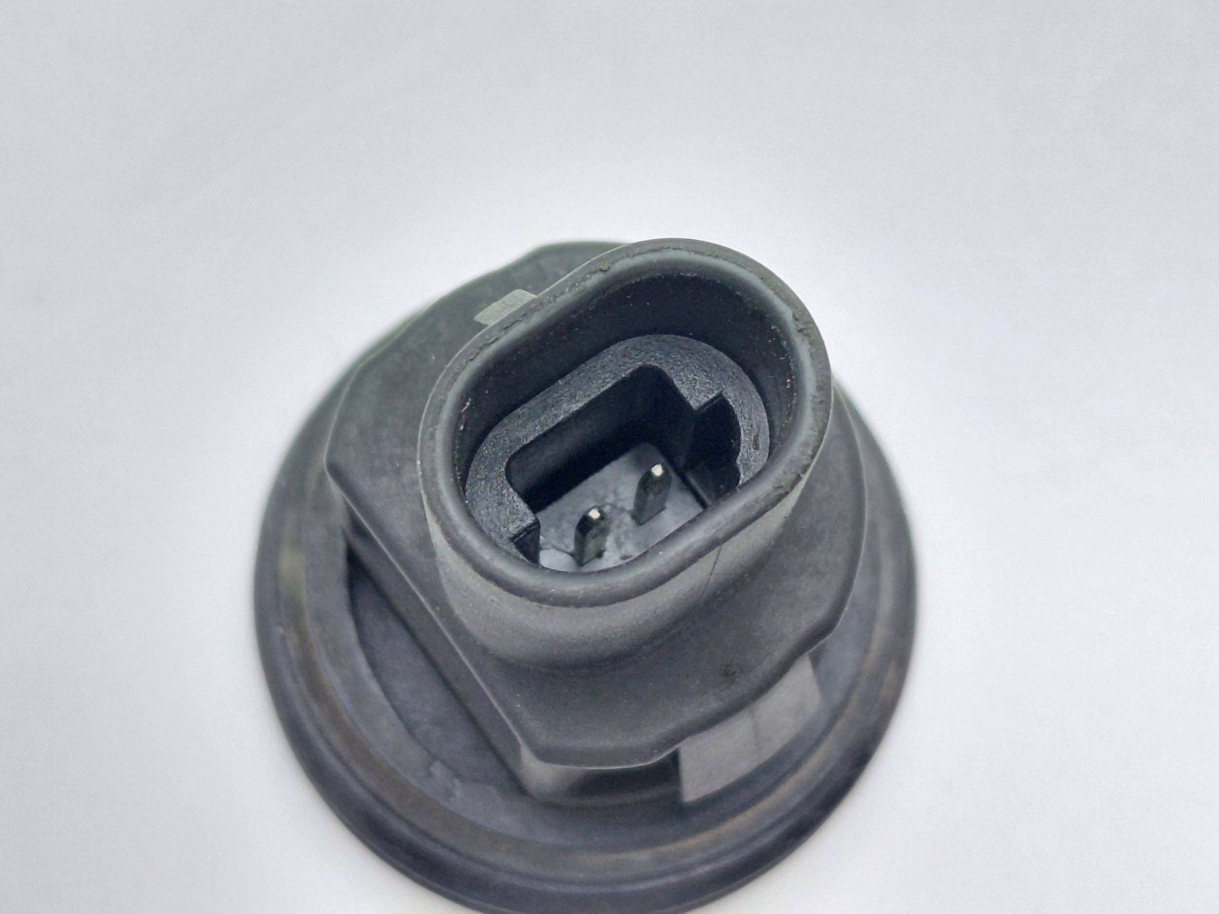Used Volvo V50 Outside Temp Sensor OEM DRC121400 image 4