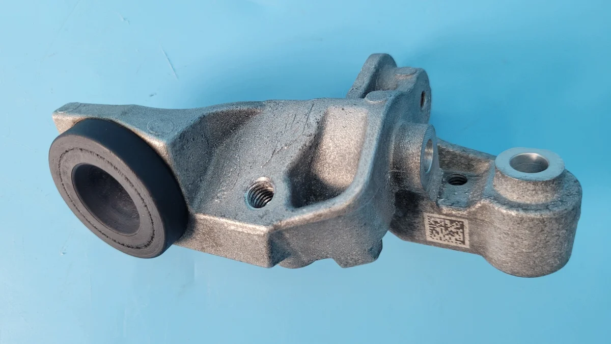 Soporte Motor Mercedes GLC A6542200300 Usado image 2