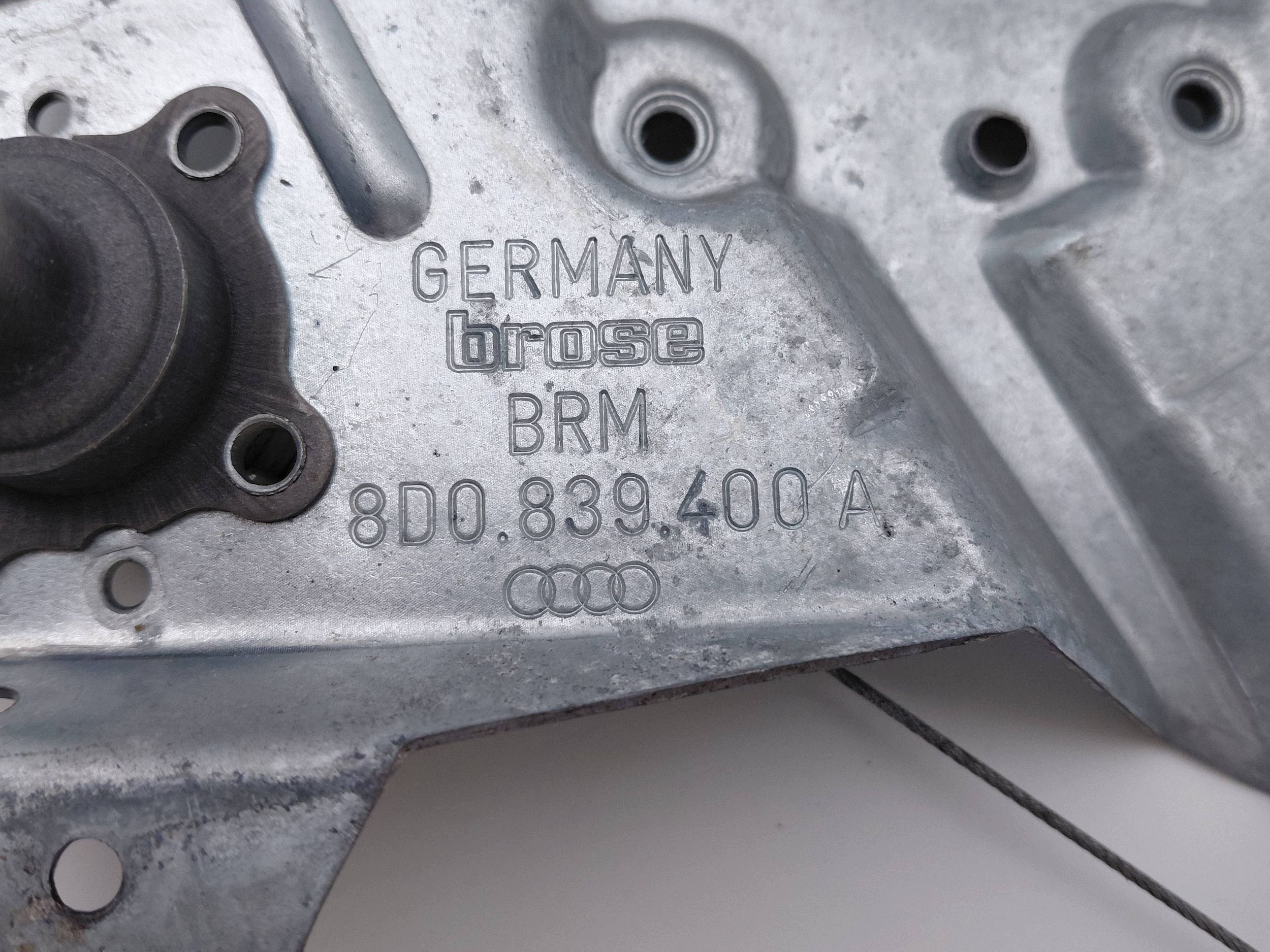 Manuaalinen ikkunannostin oikea taka Audi A4 B5