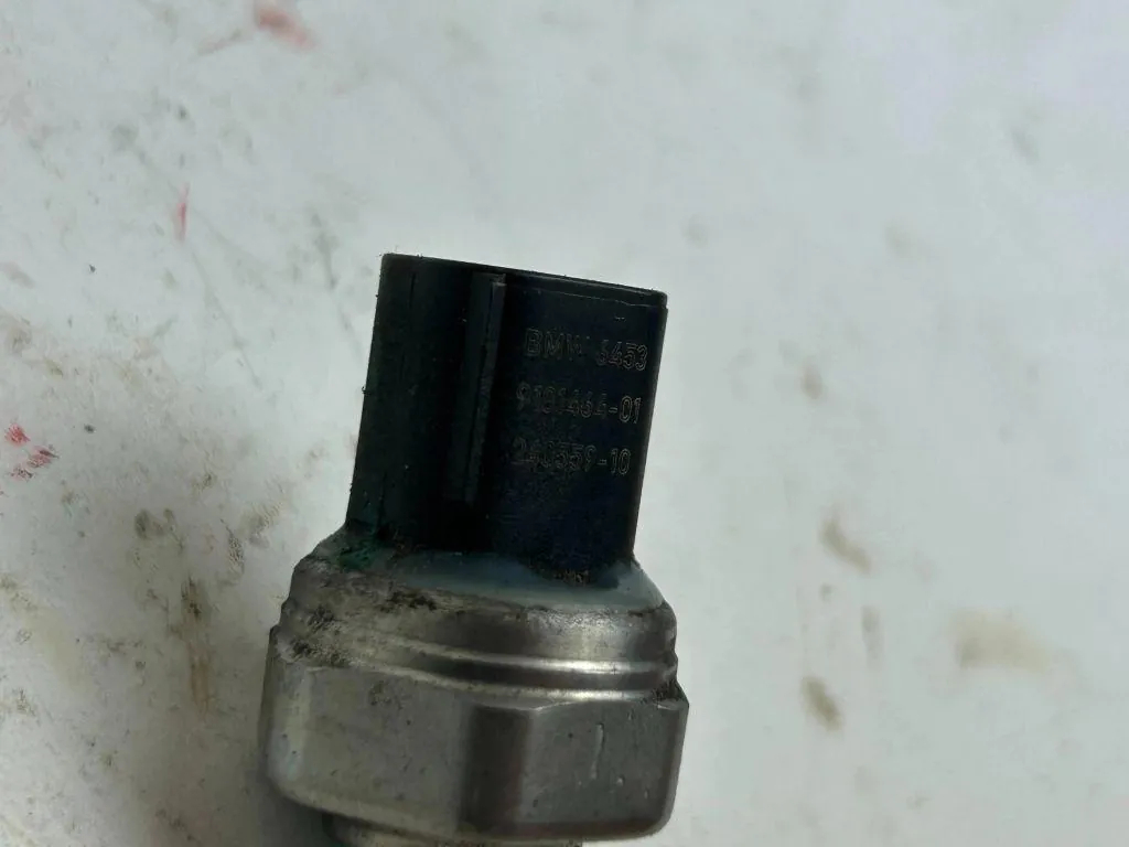 Capteur pression clim BMW 1 F20 24055910 image 4