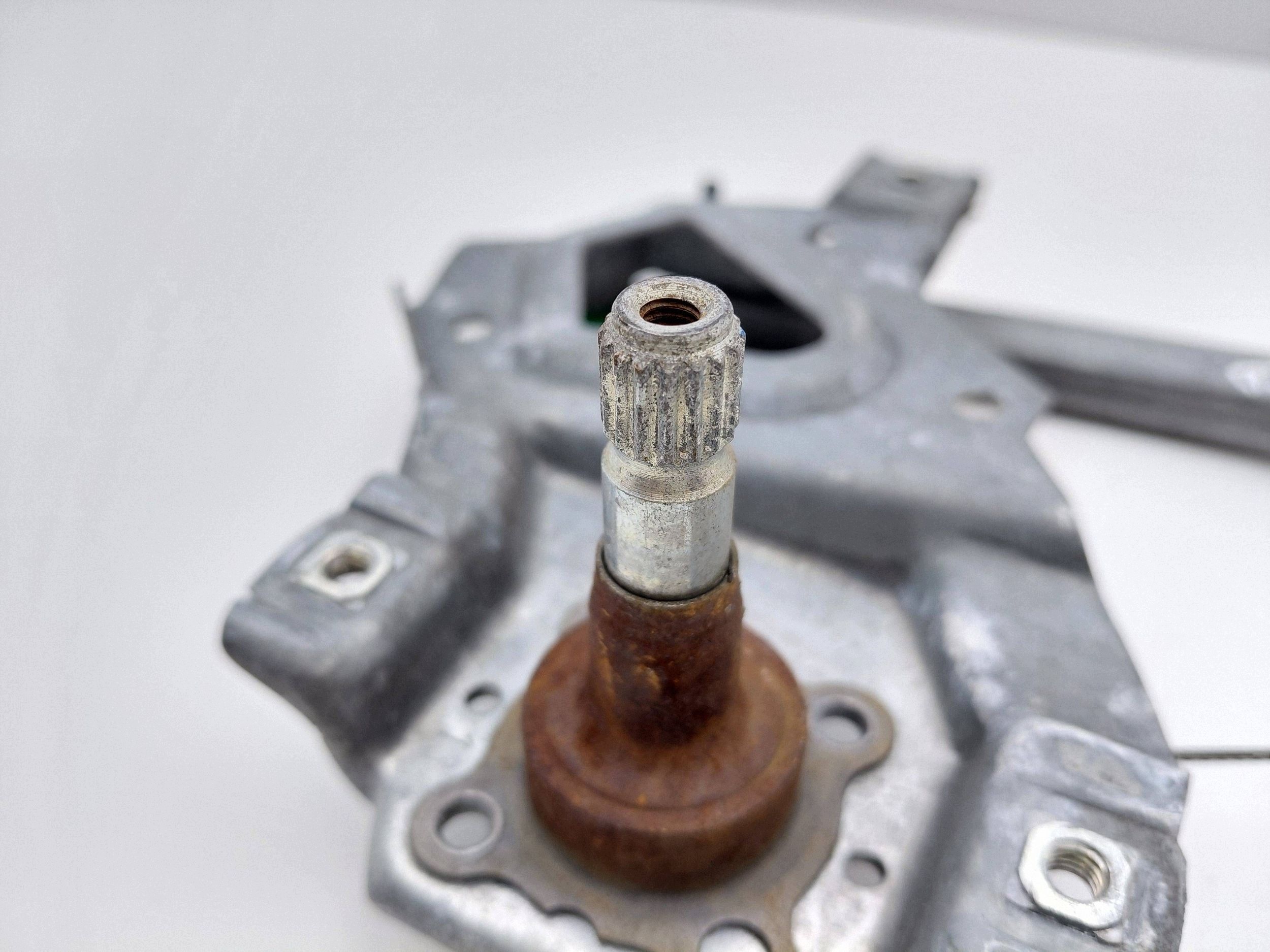 Lève-vitre manuel arrière gauche Audi 80 B4 image 5