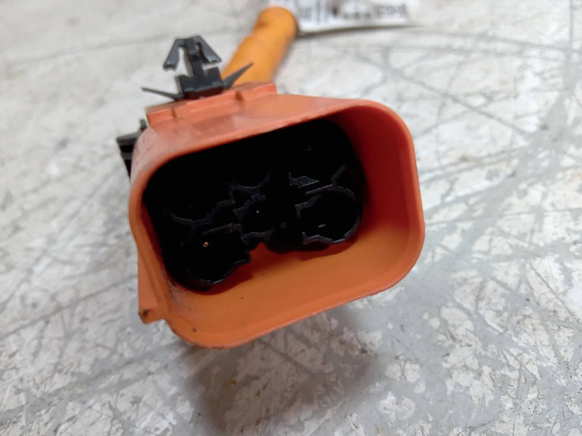 Ford Kuga MK3 Charging Socket Cable Plug LX6814B308CG image 3