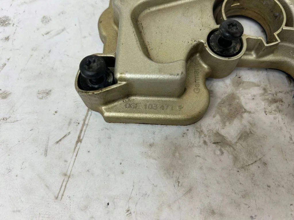 Cache de culbuteur Audi Q5 8R 3.2L 2009 06E103471P image 8