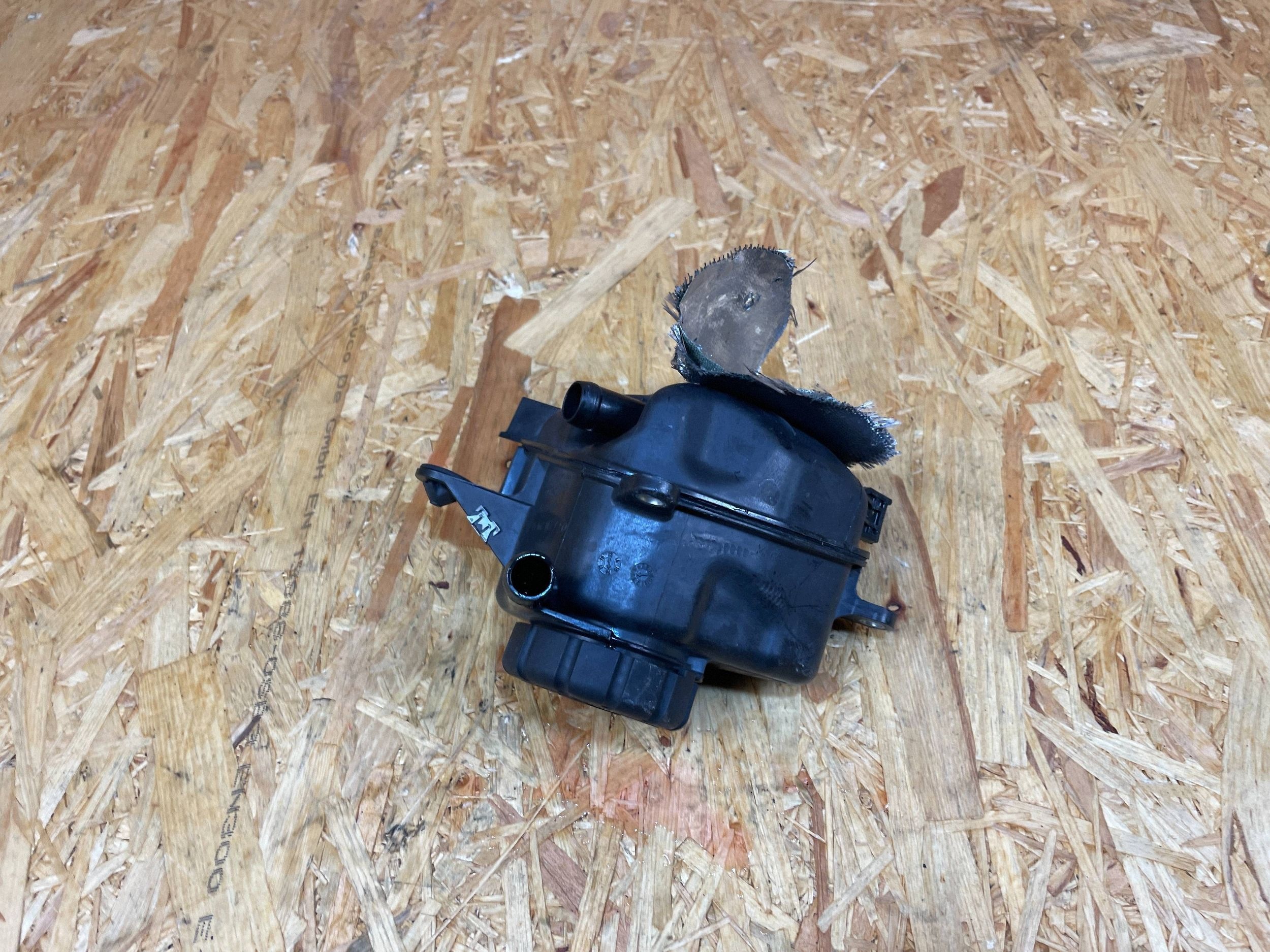 Expansievat Mercedes C-Klasse W205 C350E A2742000385 image 8