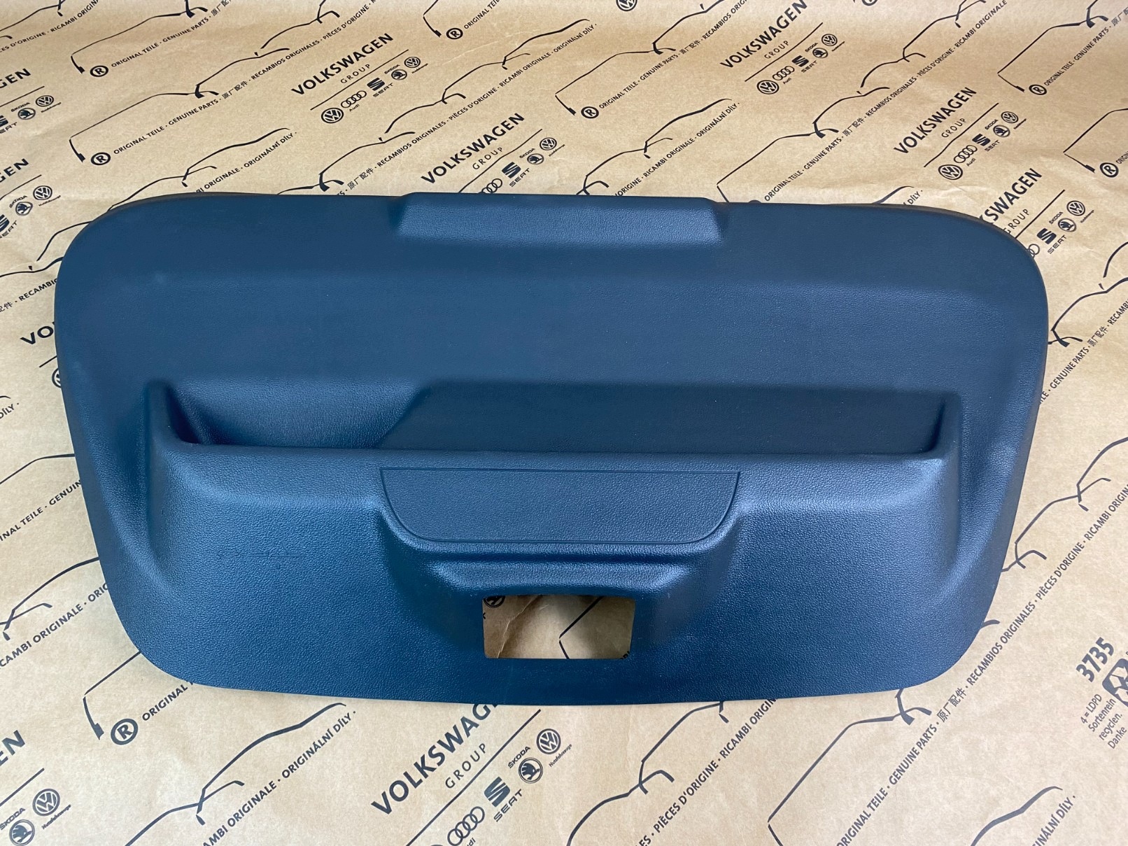 VW Beetle 5C3 Cabrio Garniture Coffre OEM 5C3867601 image 2