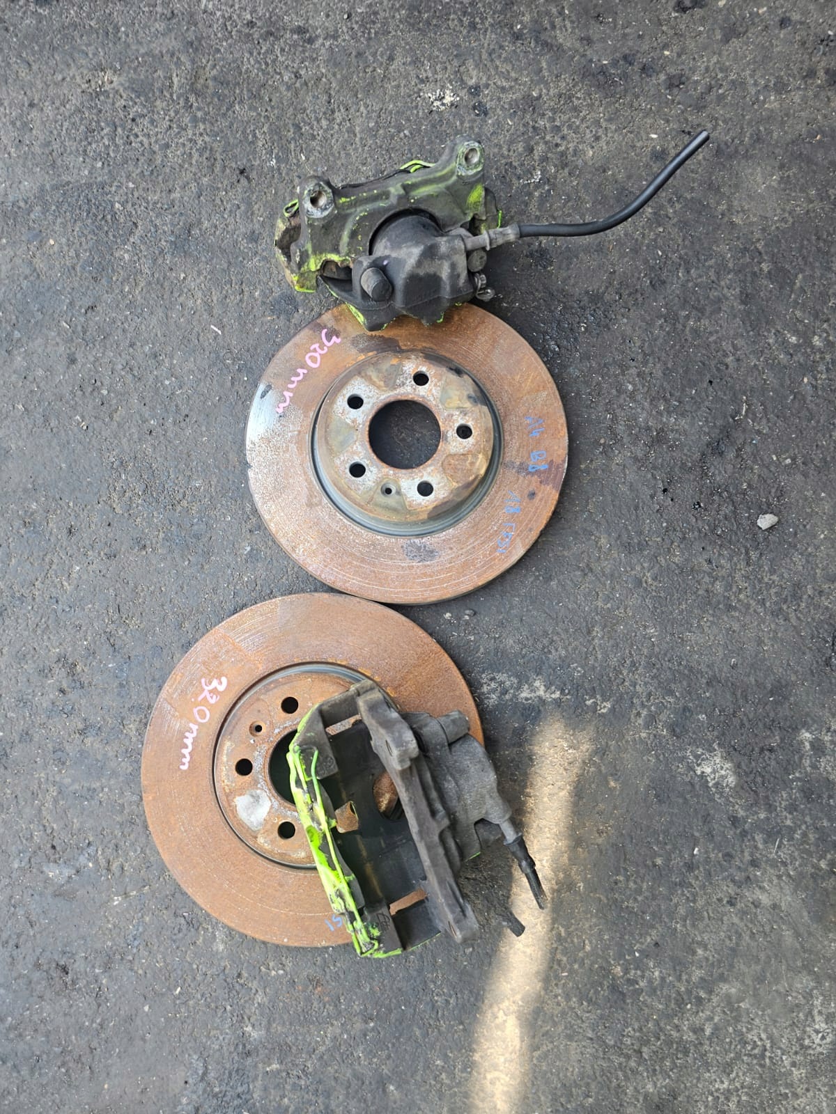 Brake Caliper Front Left Right Discs 320mm Audi A4 B8 1.8TFSI image 3
