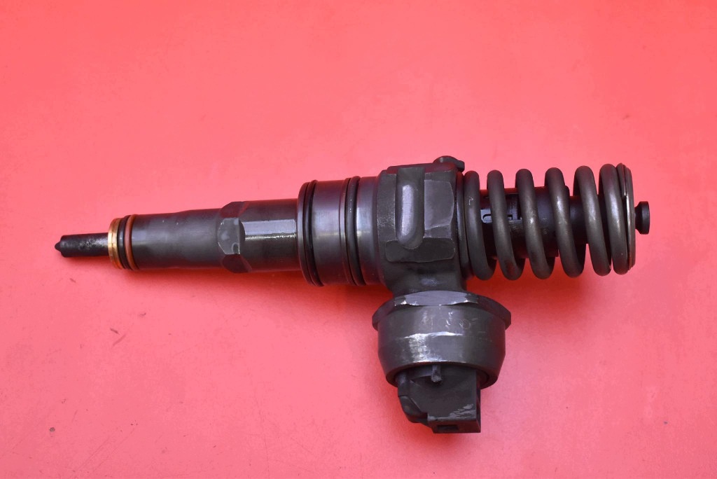 Injecteur pompe 0414720230 038130073BH Audi A4 B6 1.9 TDI 115ch