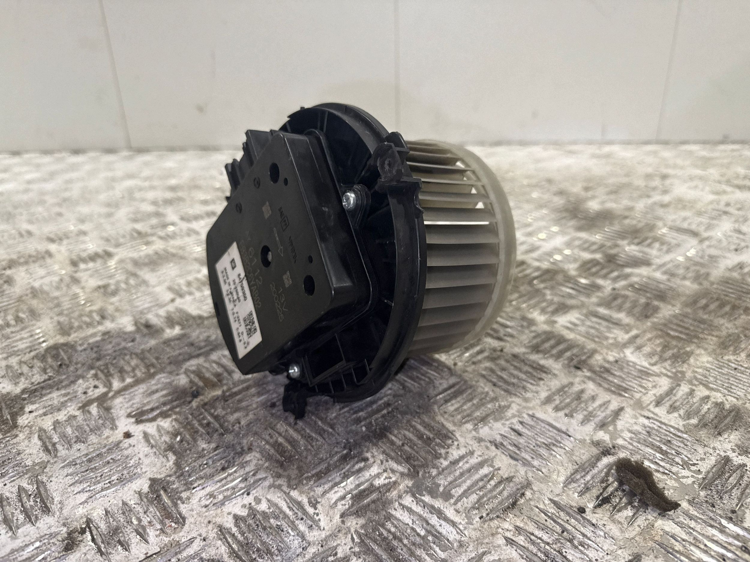 Ventilateur clim Chevrolet Corvette C8 200225 image 2